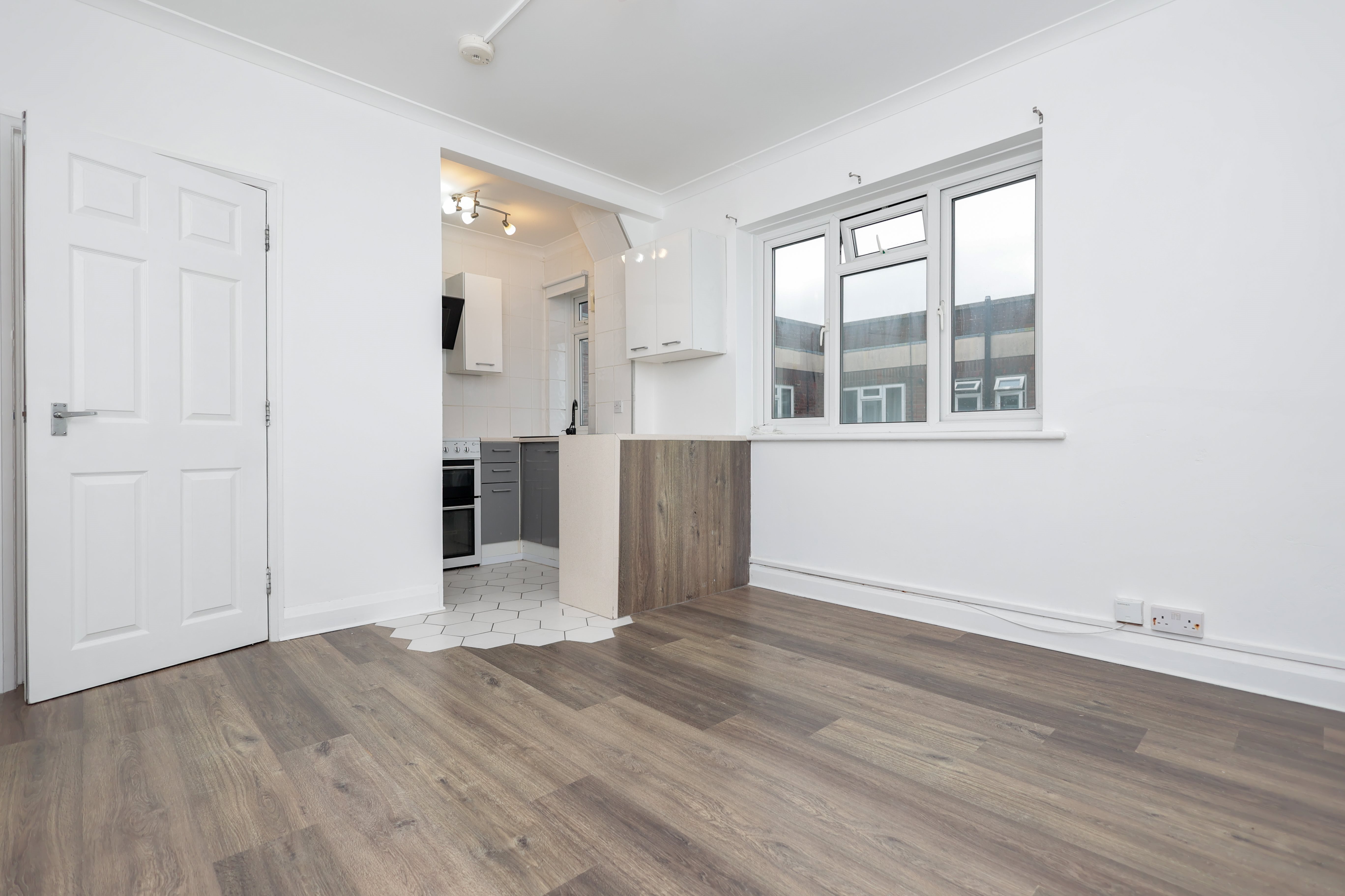 2 bed flat to rent in Terrace Road, Bournemouth  - Property Image 2