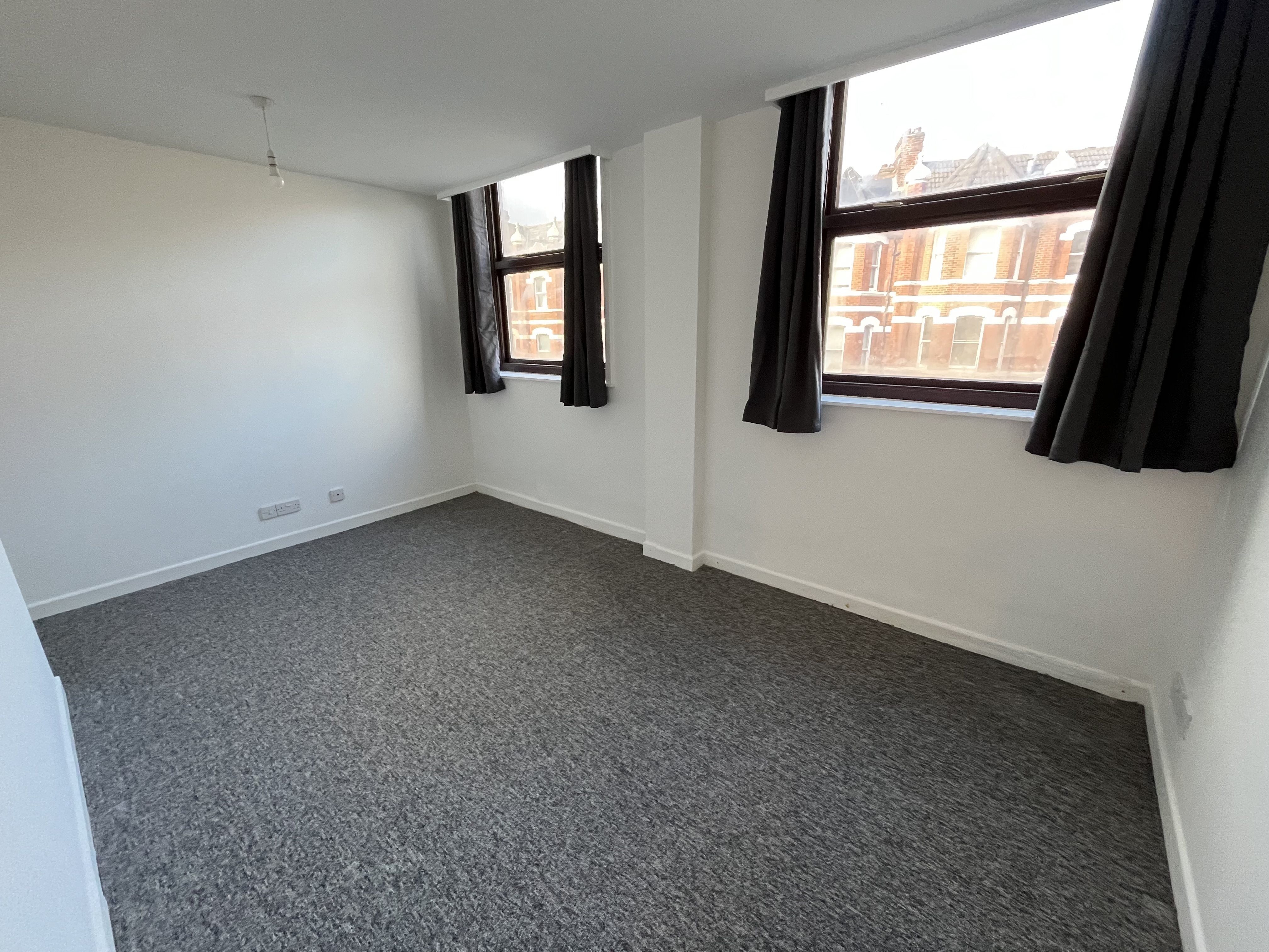 4 bed flat to rent in St Peters Road, Bournemouth  - Property Image 8