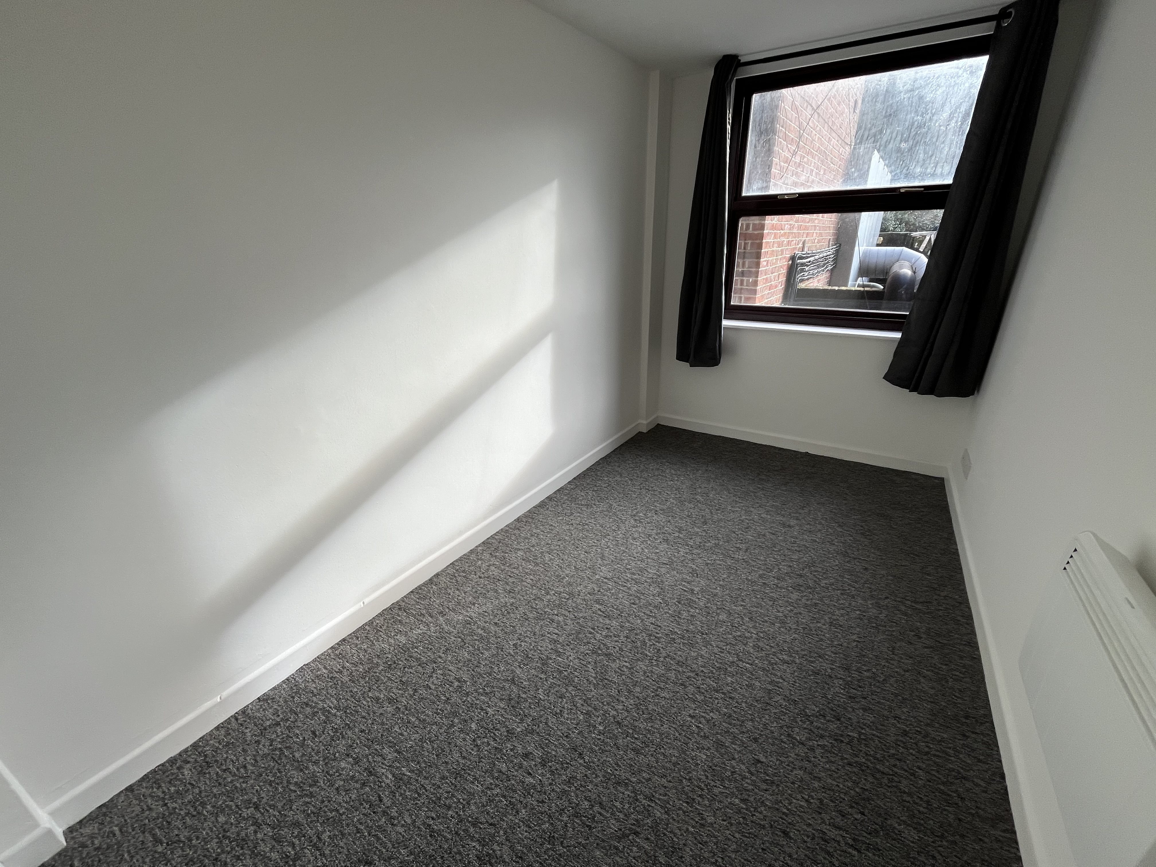 4 bed flat to rent in St Peters Road, Bournemouth  - Property Image 9