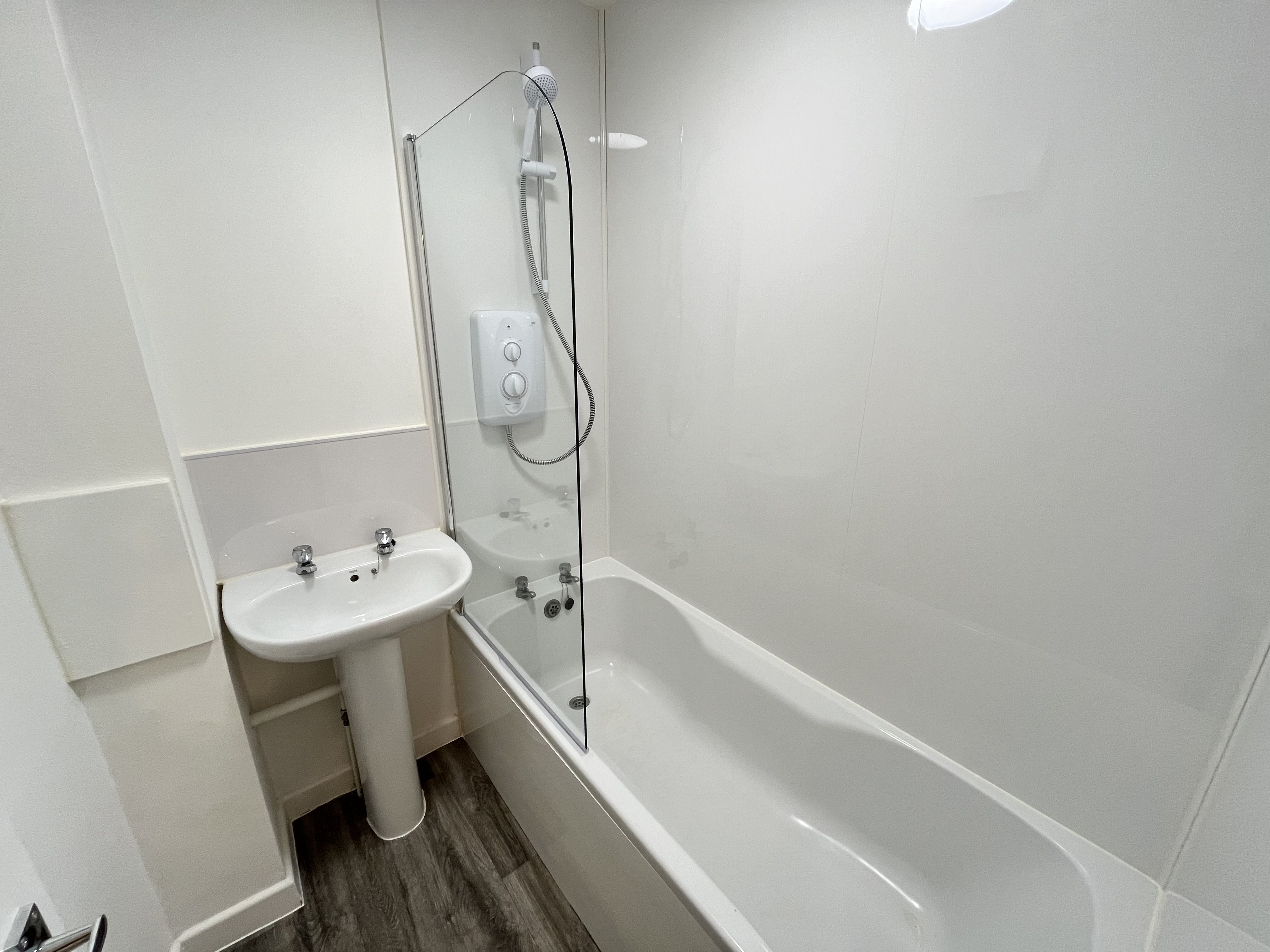 3 bed flat to rent in St Peters Road, Bournemouth, BH1  - Property Image 9