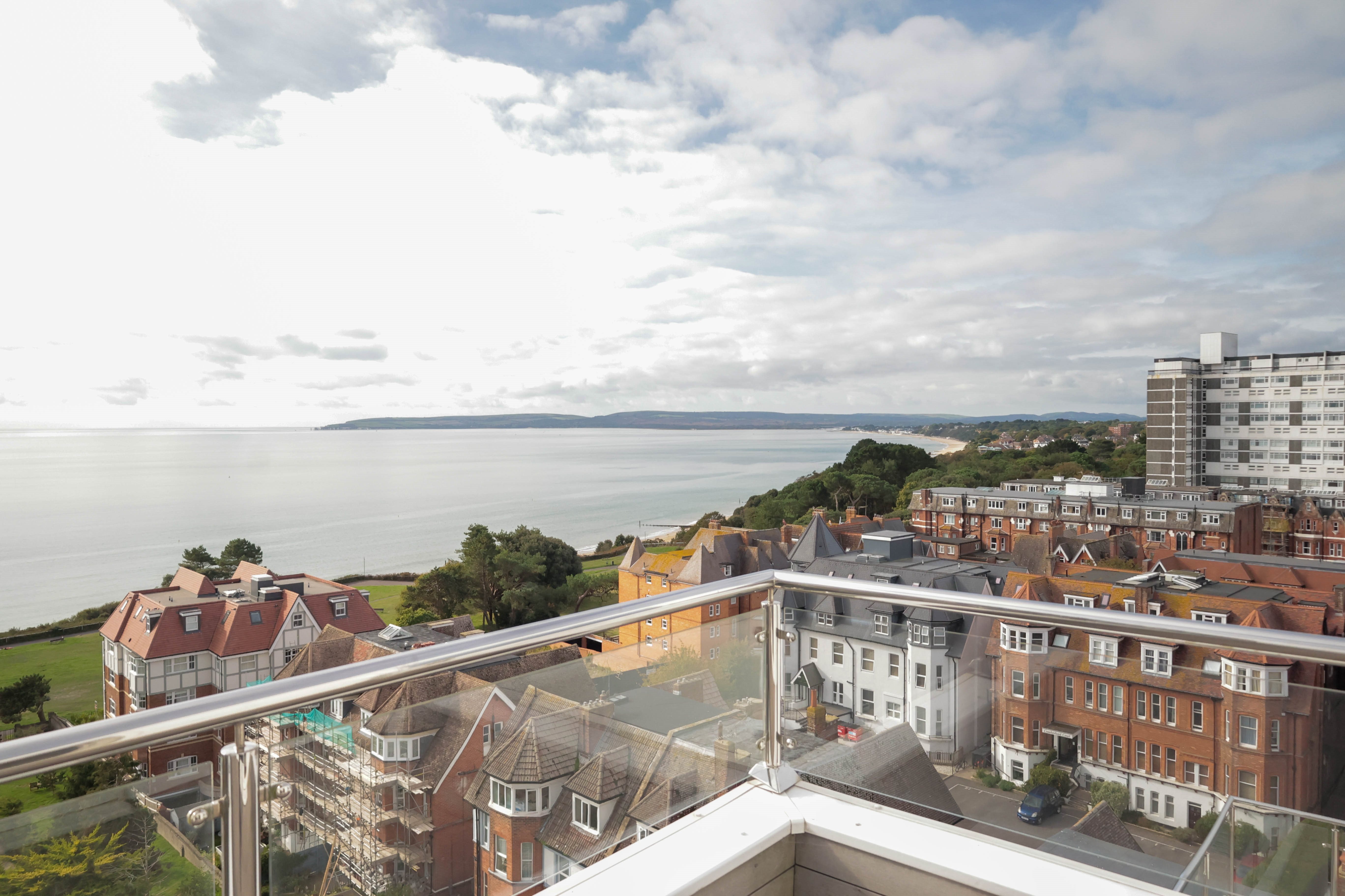 3 bed penthouse to rent in West Cliff Road, Bournemouth, BH2 19