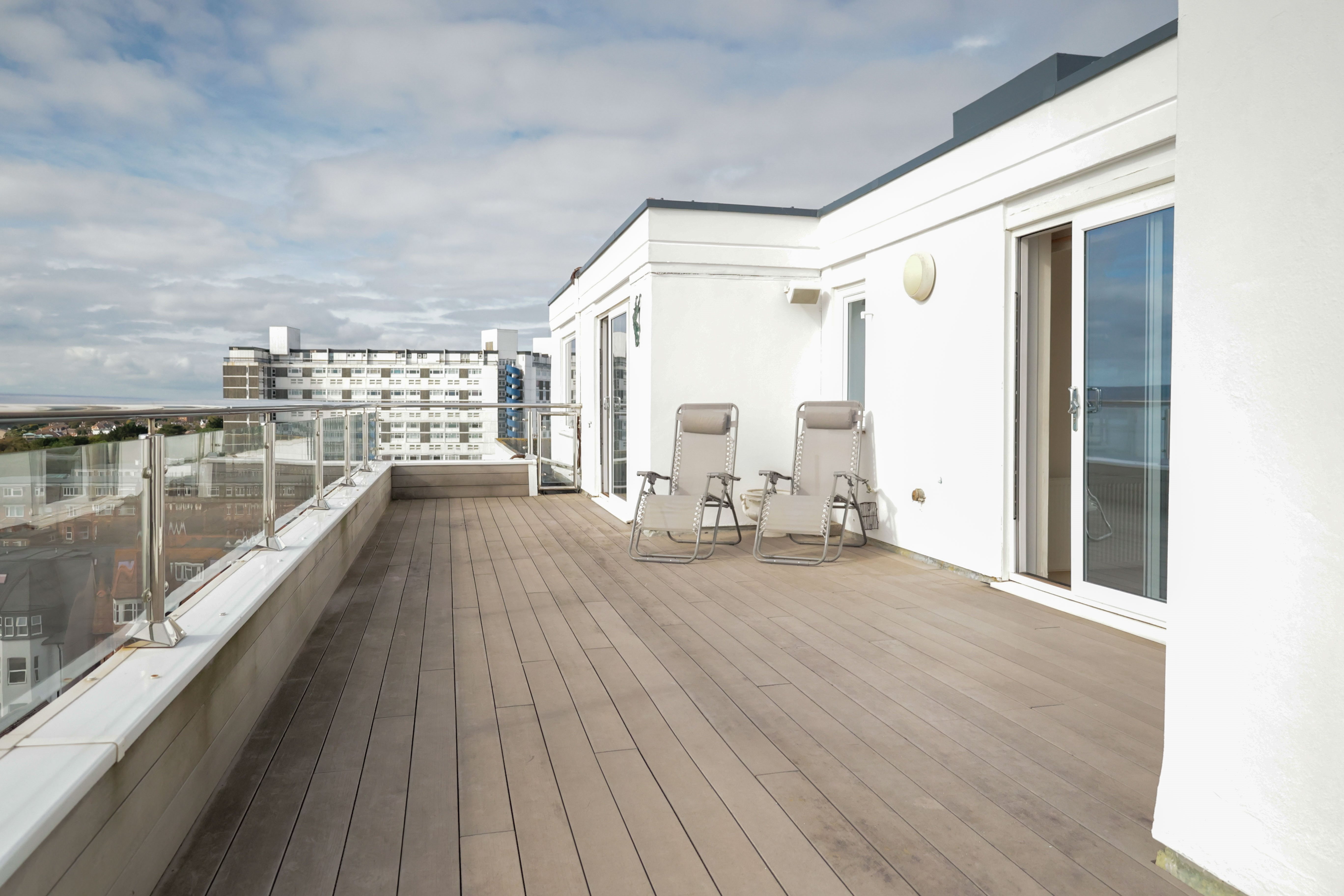 3 bed penthouse to rent in West Cliff Road, Bournemouth, BH2  - Property Image 3