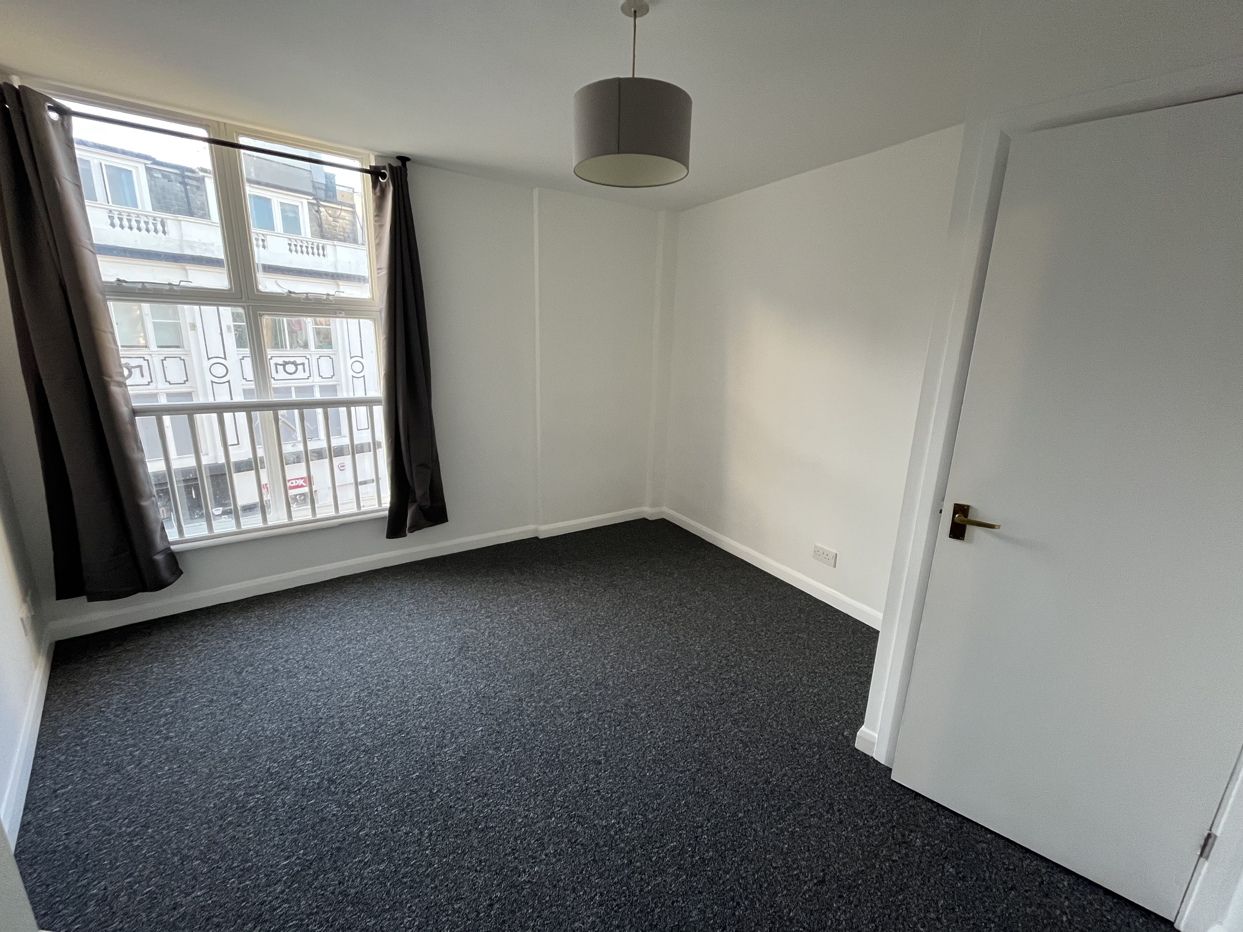 3 bed apartment to rent in St Peters Road, Bournemouth  - Property Image 4