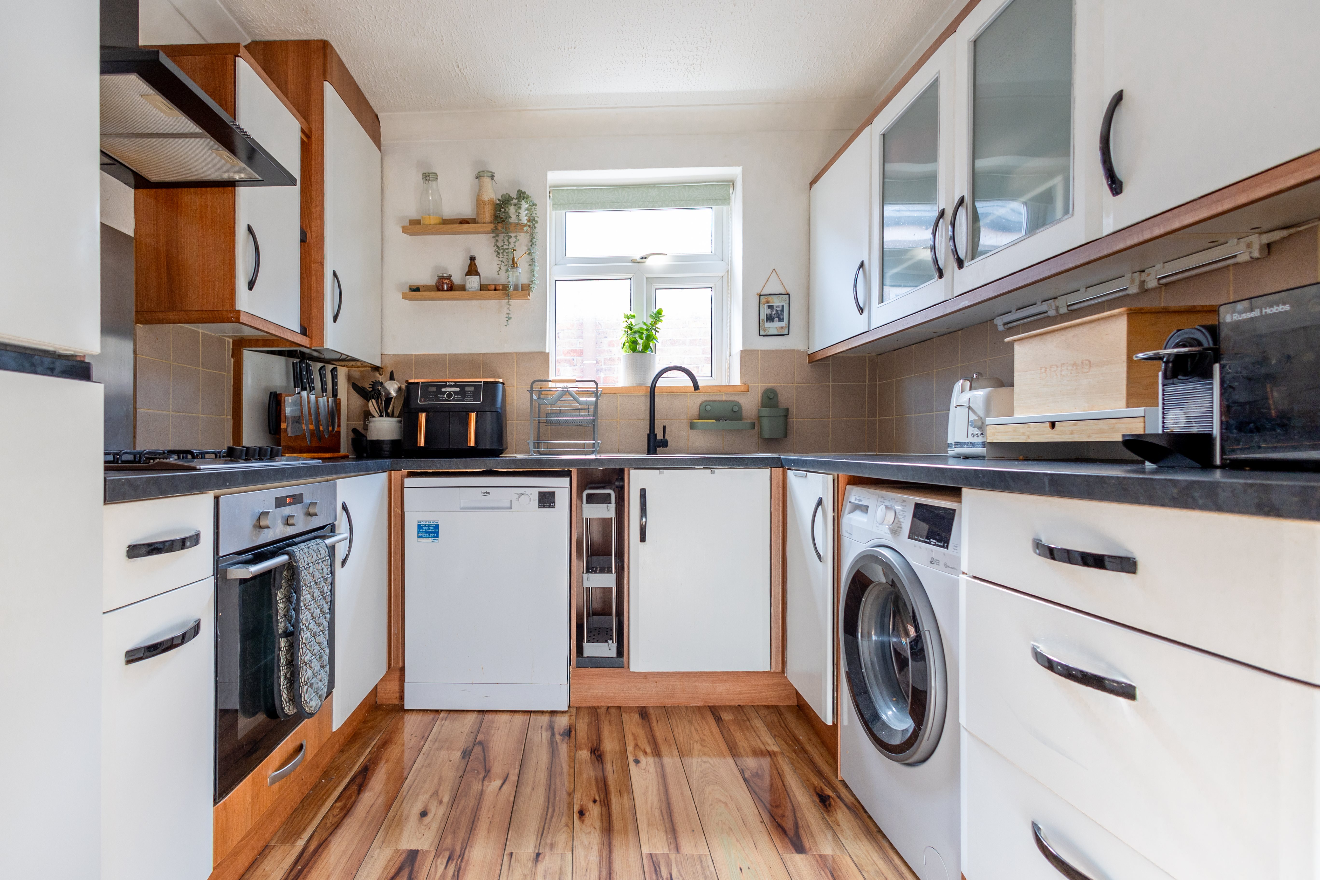 2 bed flat for sale in Crichel Road  - Property Image 3