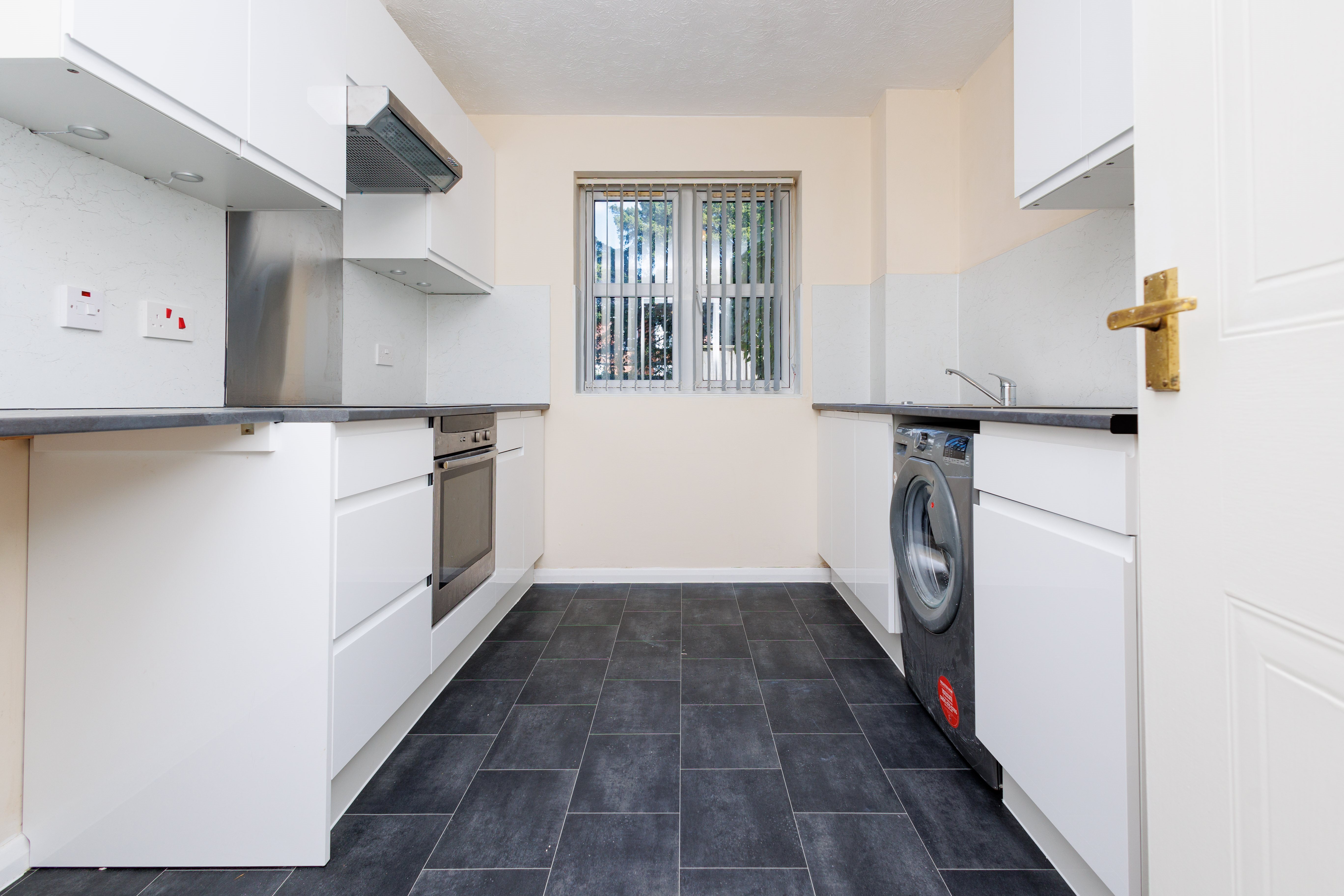 2 bed flat for sale in St Johns Road, Bournemouth 1