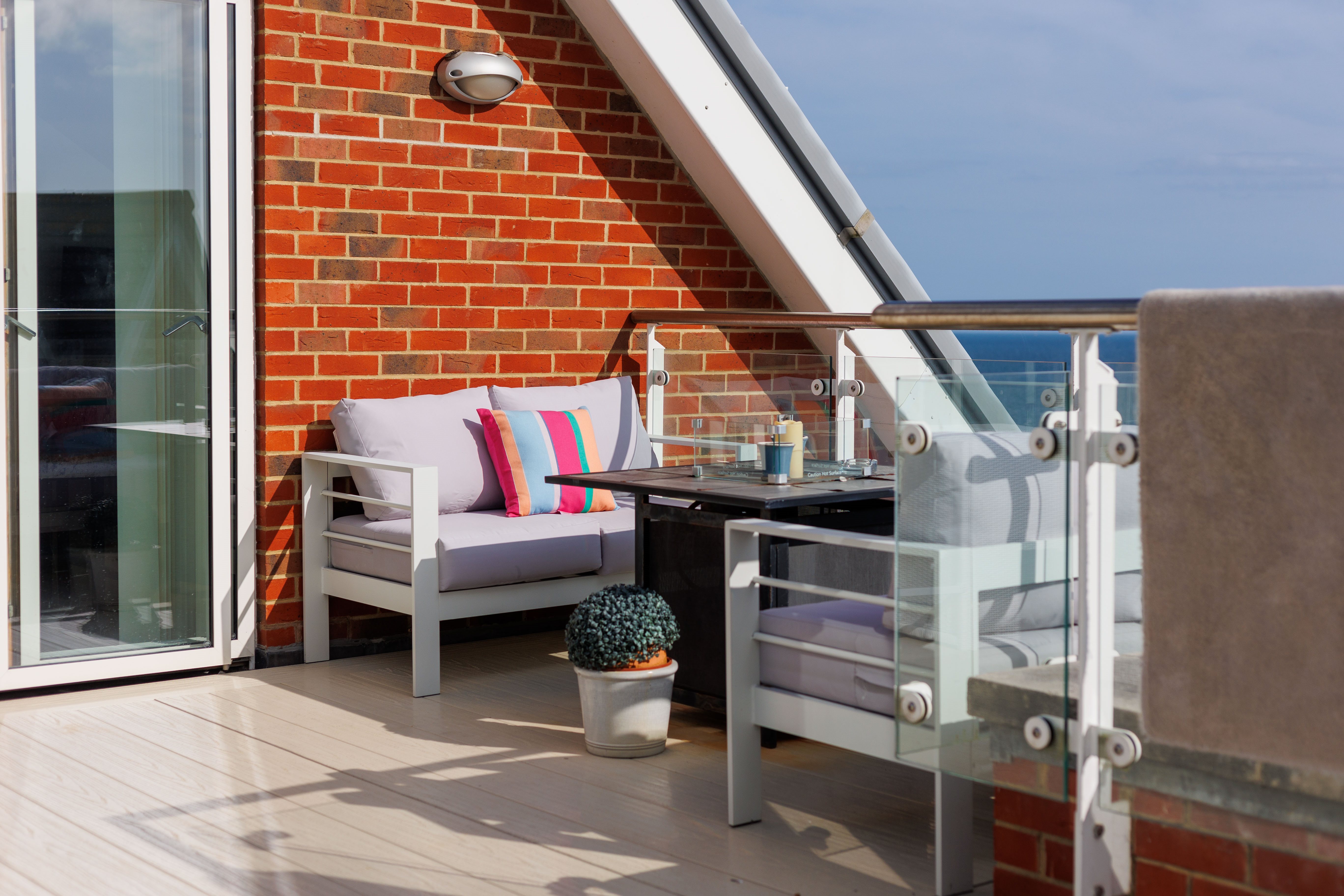 2 bed flat for sale in Honeycombe Beach, Honeycombe Chine 9