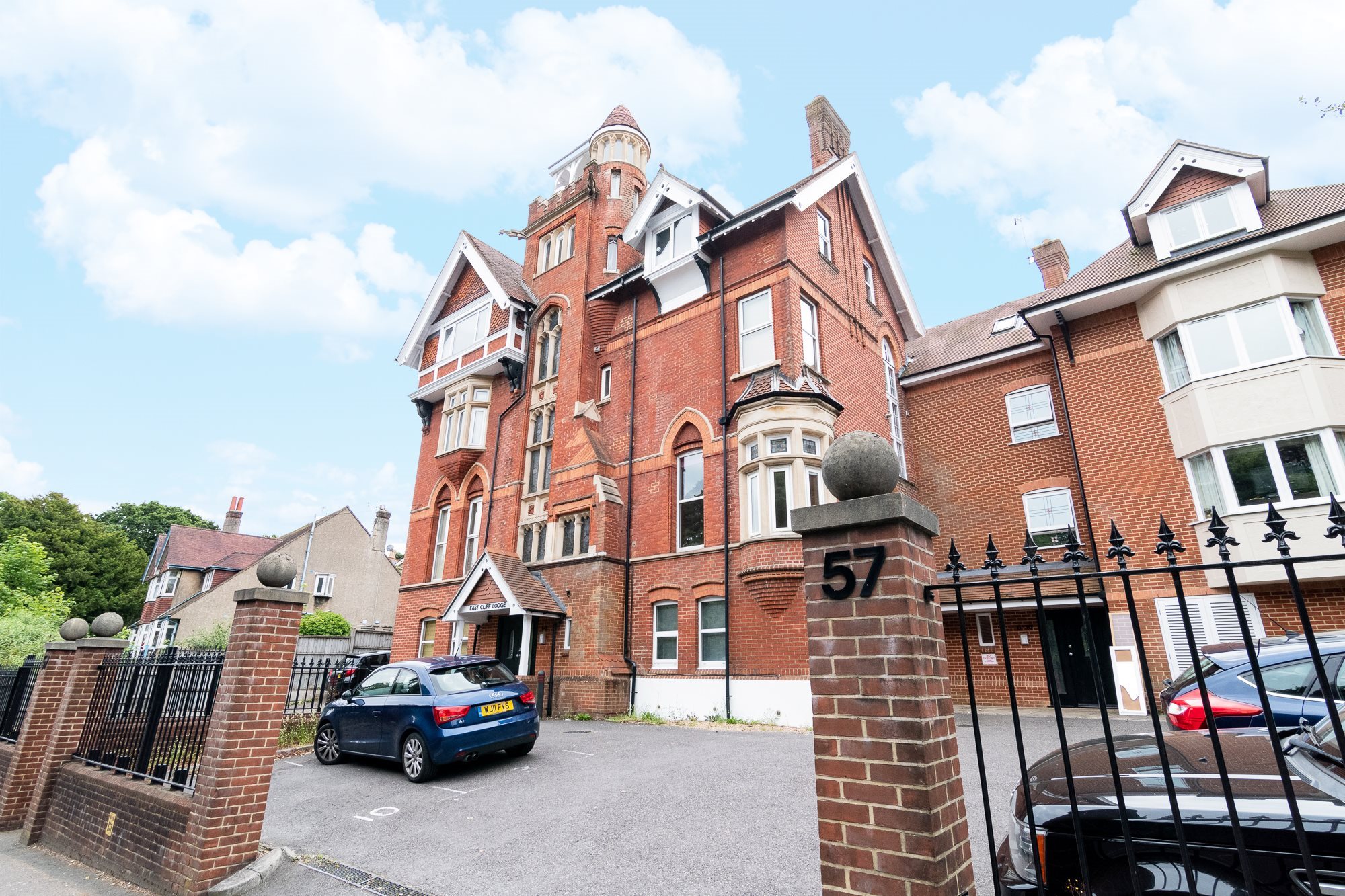 2 bed flat for sale in Christchurch Road, Bournemouth, BH1 