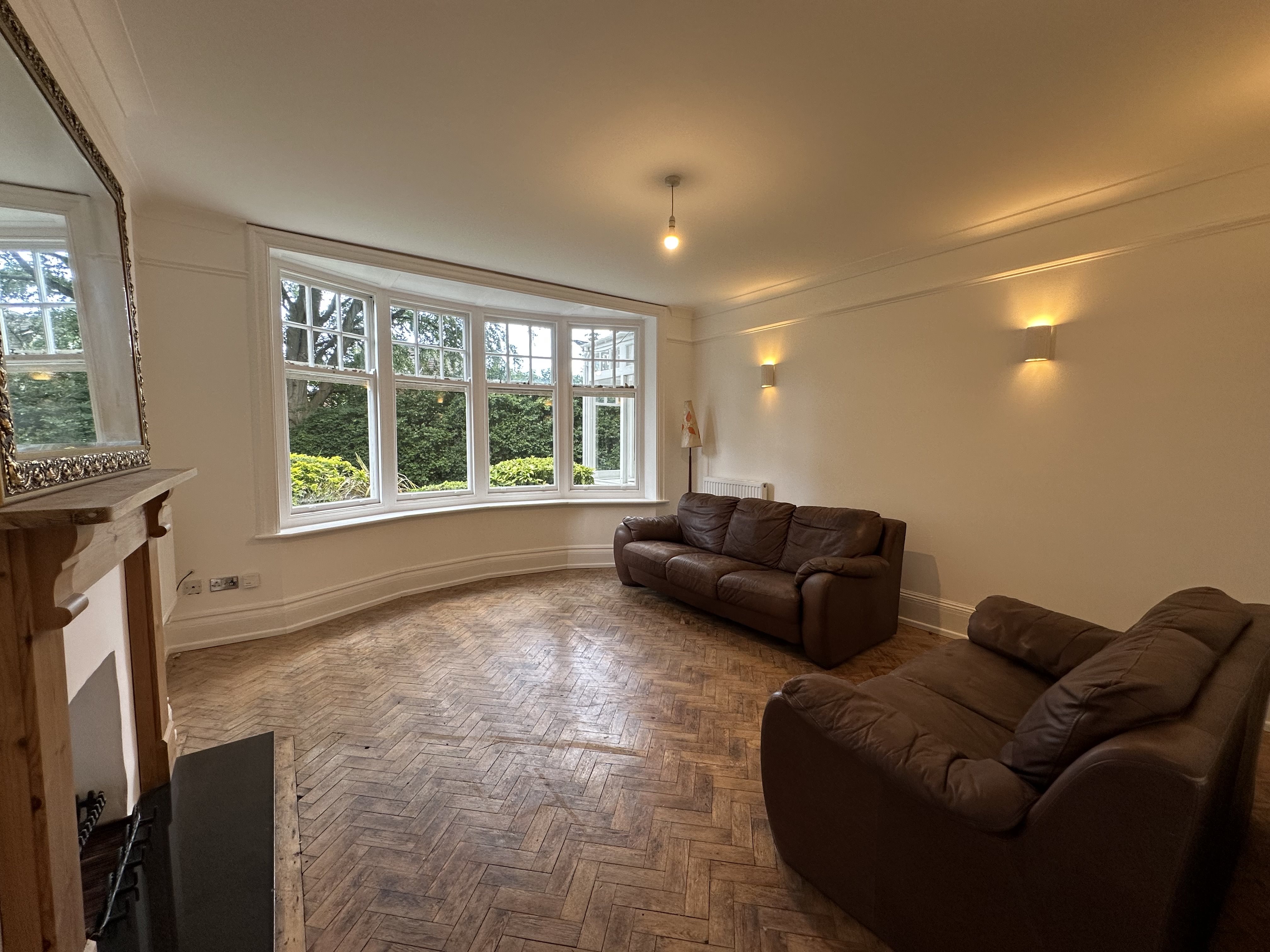 2 bed flat for sale in Beechey Road, Charminster, BH8  - Property Image 2