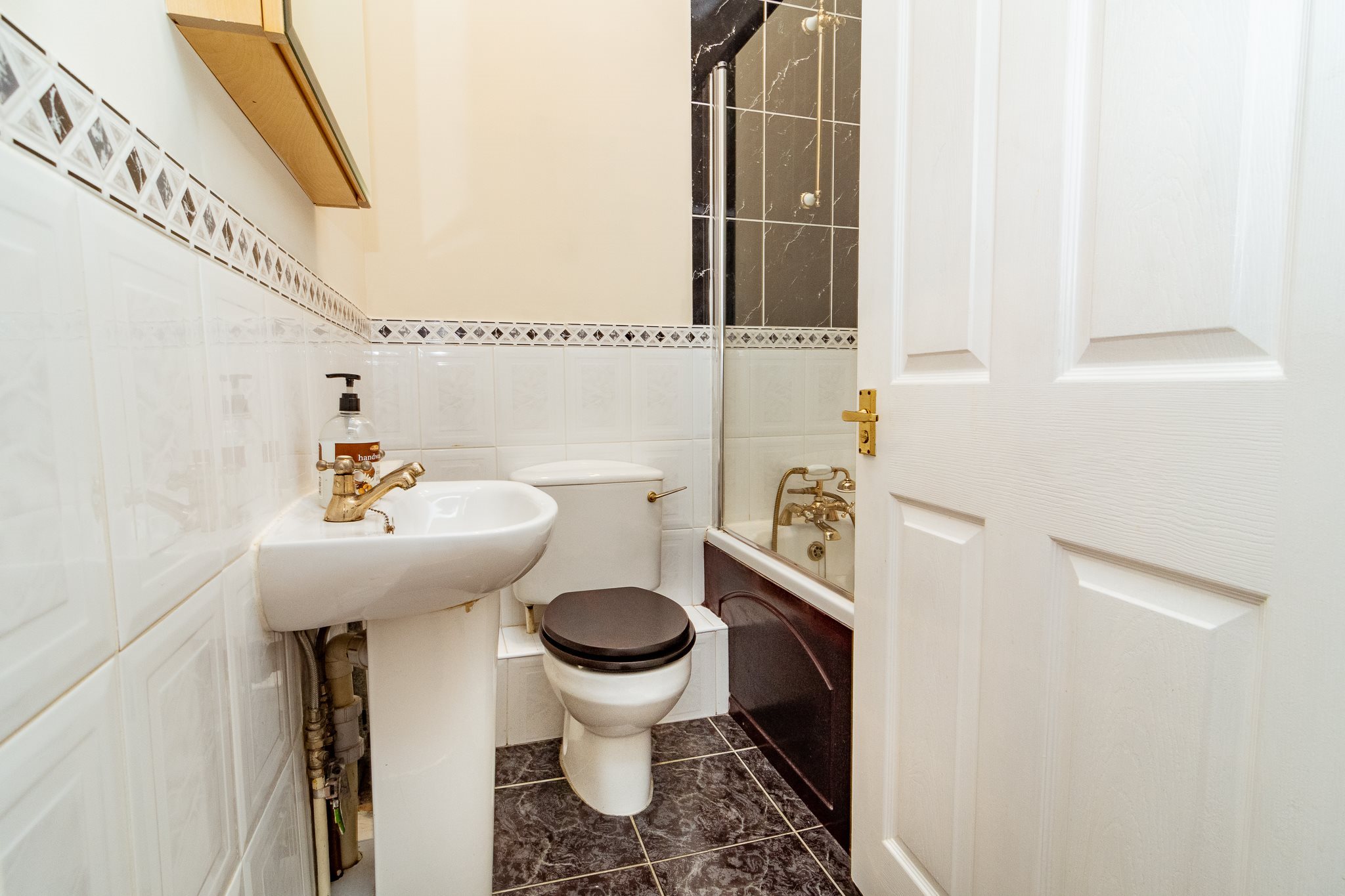 2 bed flat for sale in Christchurch Road, East Cliff, BH1 11