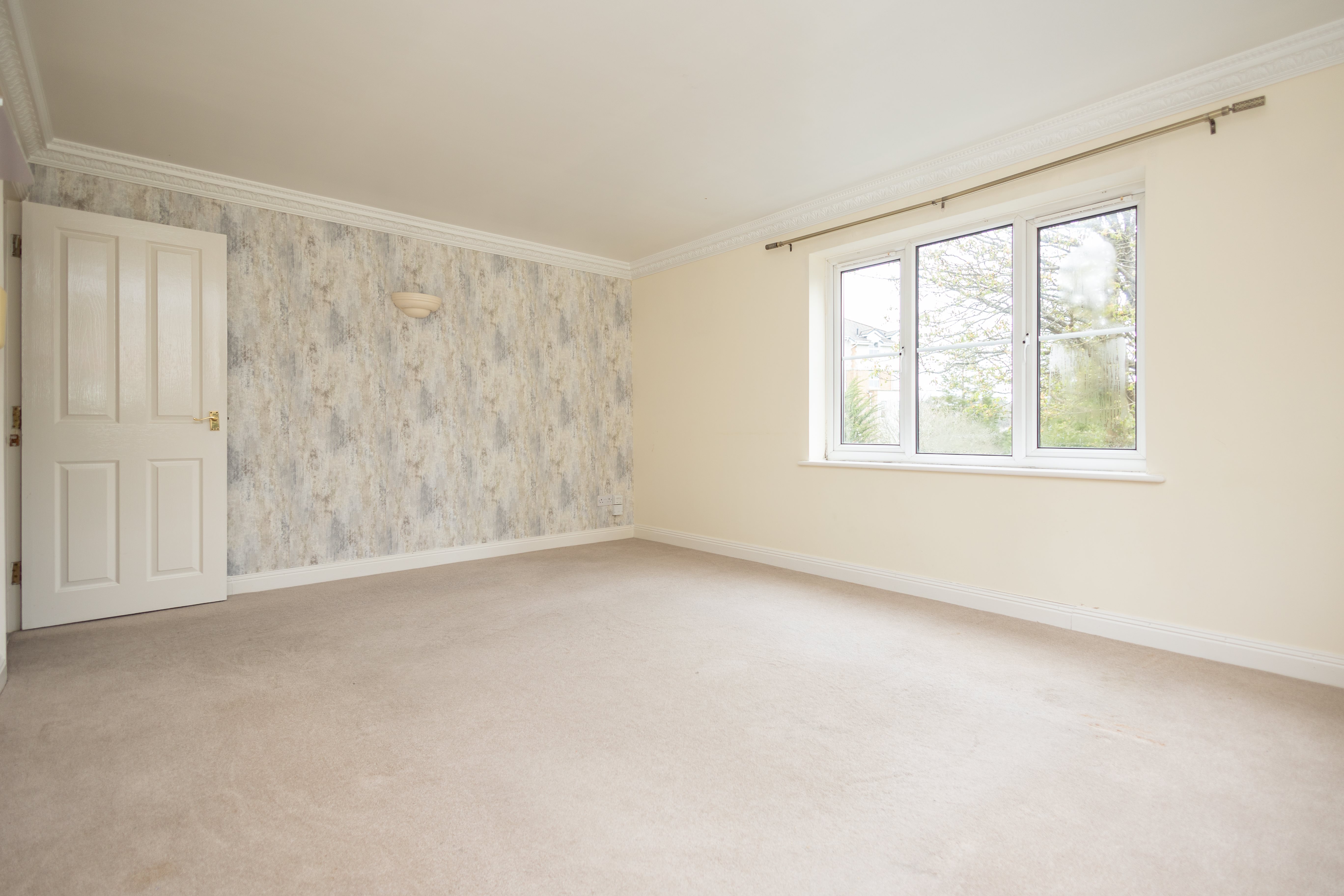 2 bed flat for sale in Norwich Avenue West, Westbourne, BH2  - Property Image 3