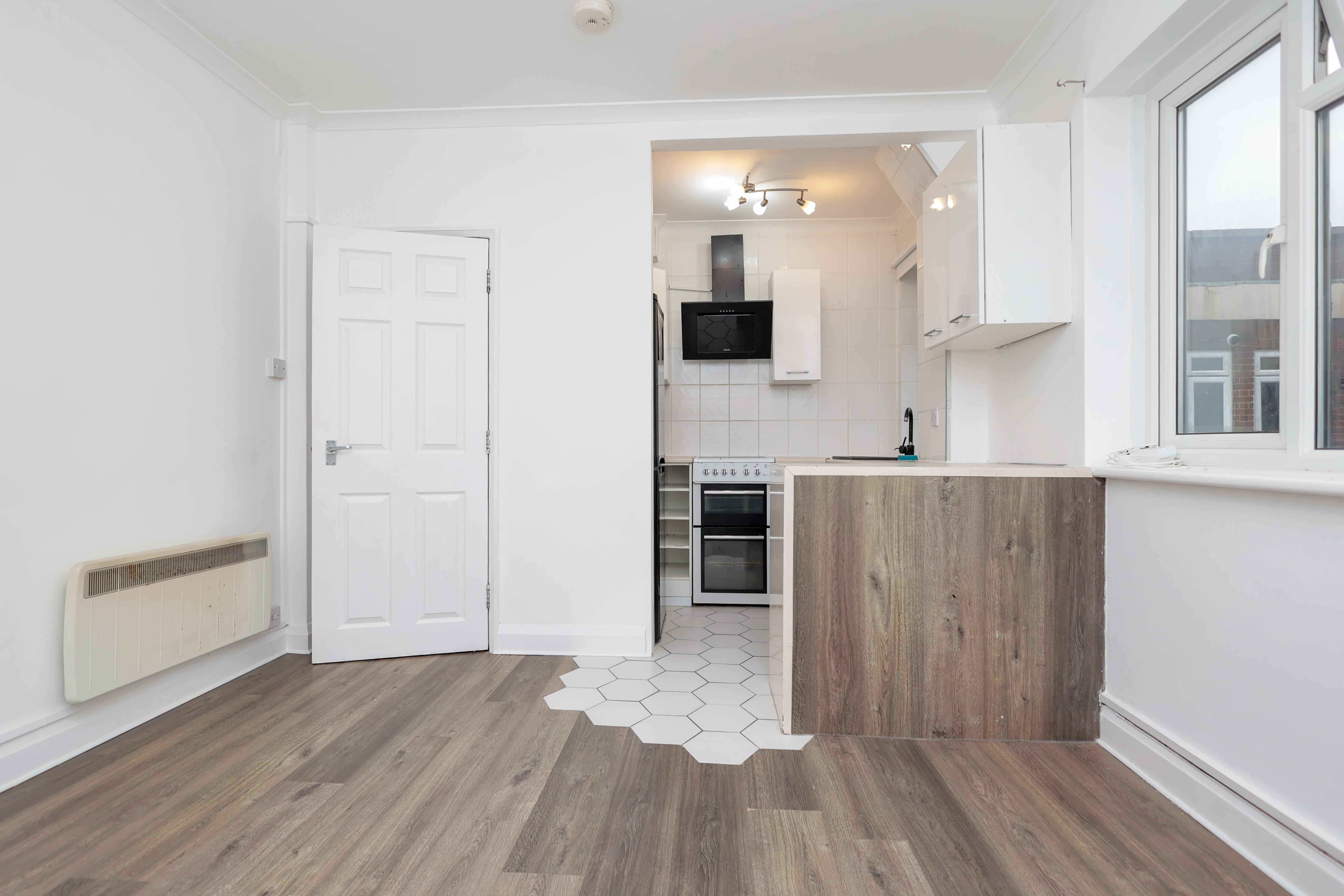 2 bed flat for sale in Terrace Road, Bournemouth  - Property Image 3