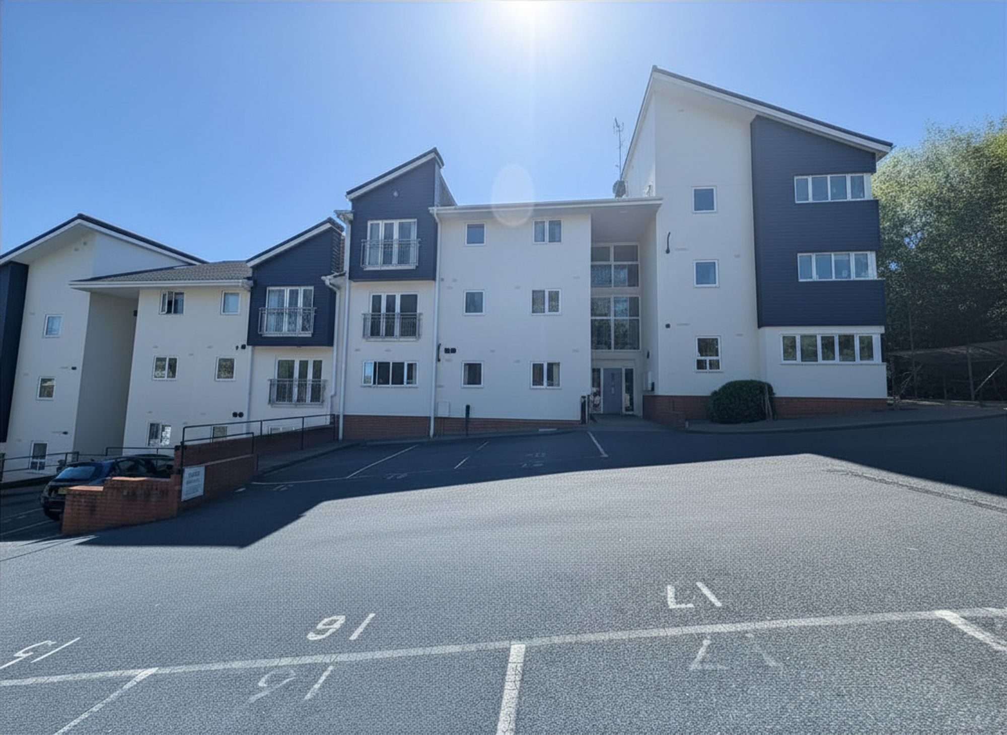 2 Bed Flat For Sale In Buckland Rise, Maidstone, ME16