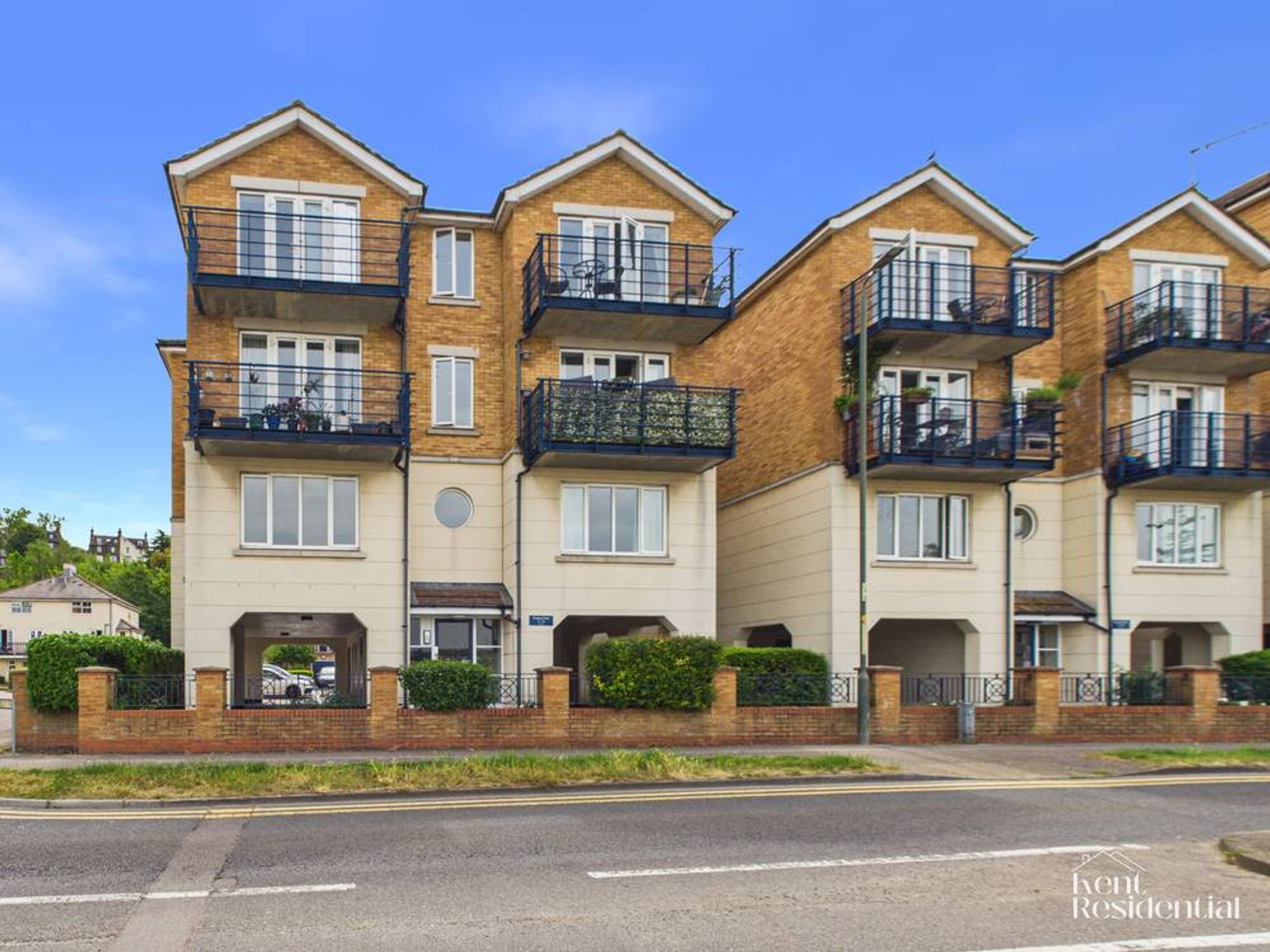 2 Bed For Sale In Keating Close, Rochester, ME1