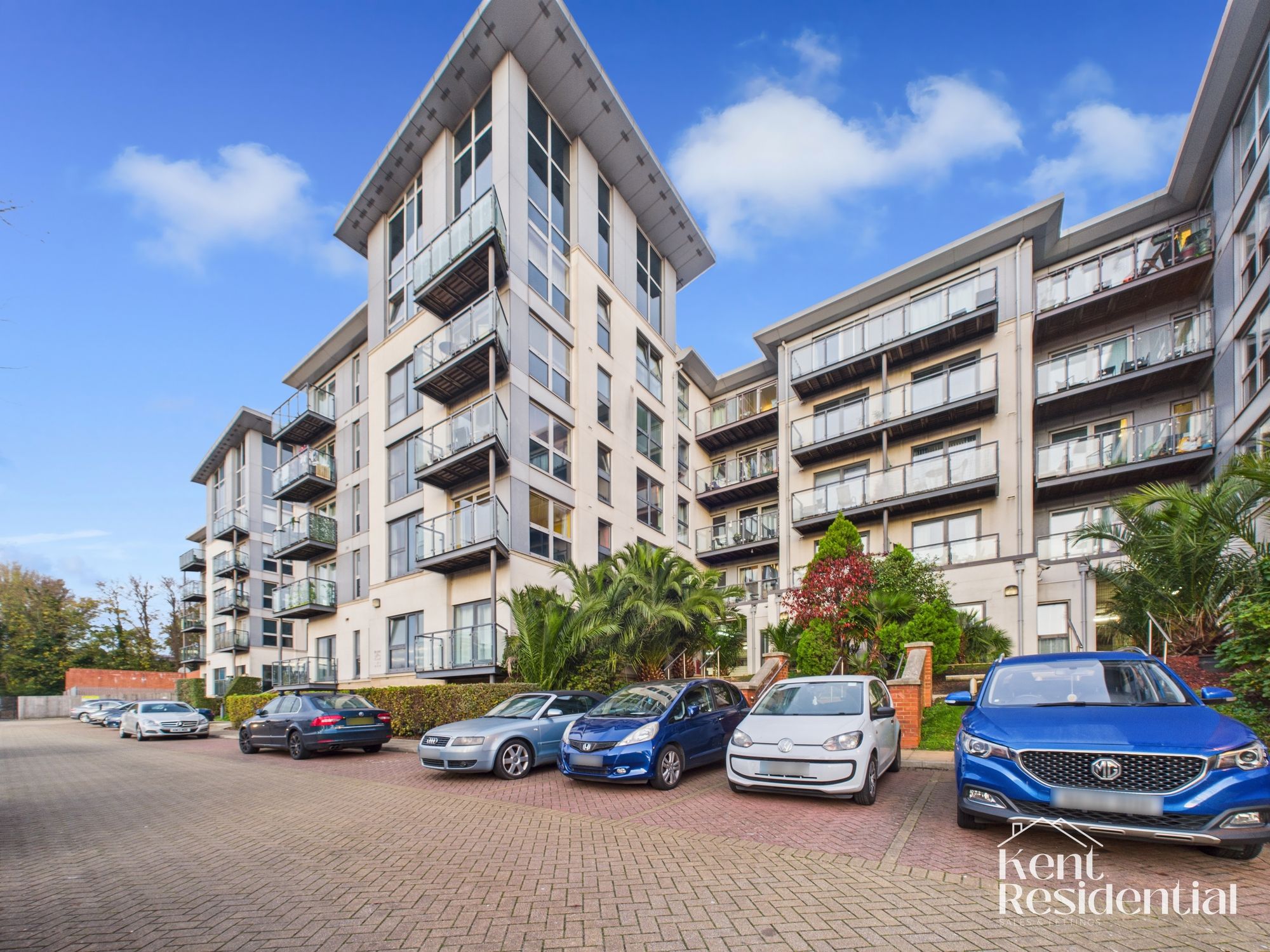 2 Bed For Sale In Mckenzie Court, Maidstone, ME14