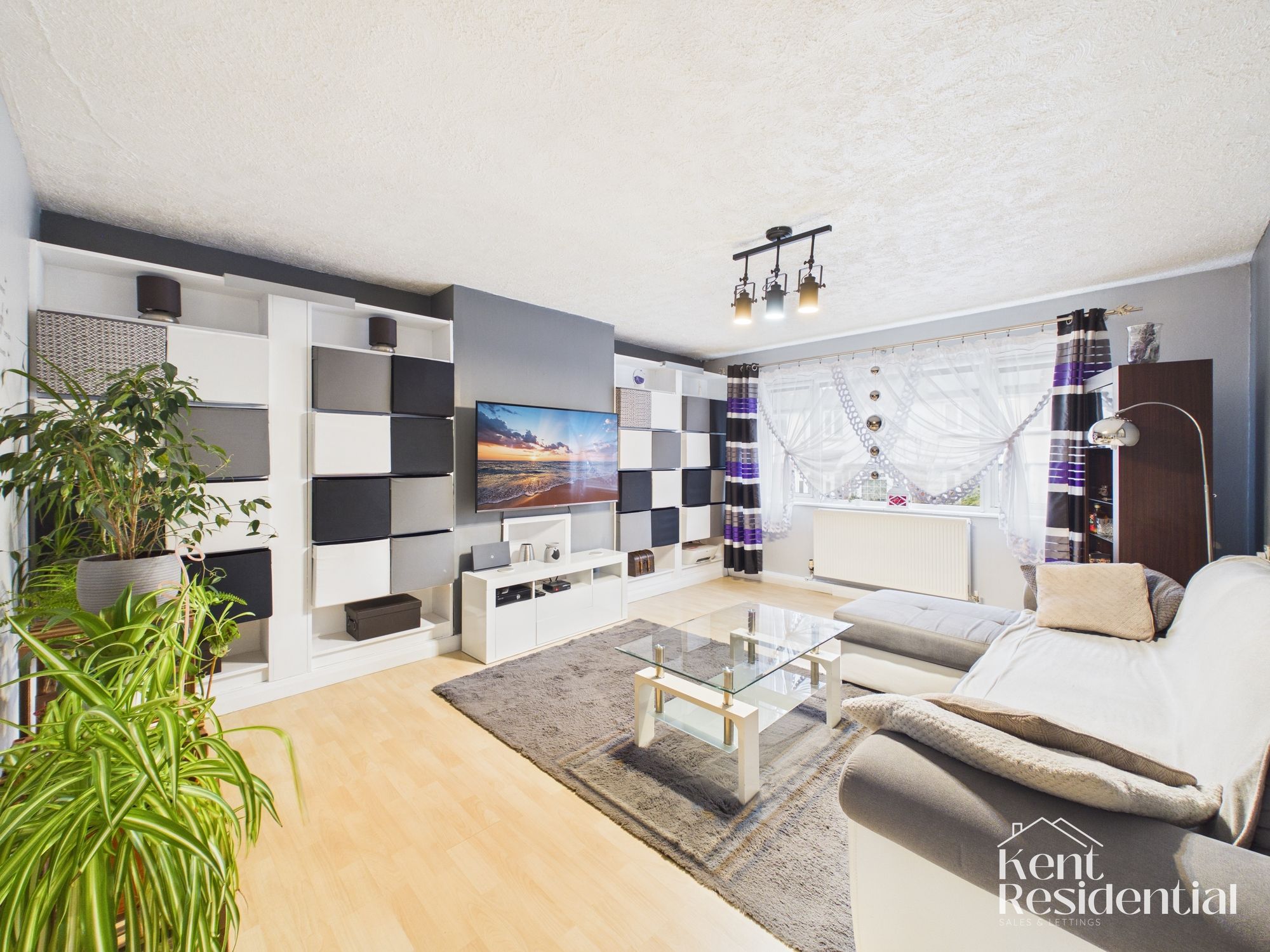 1 Bed Flat For Sale In Egerton Road, Maidstone, ME14
