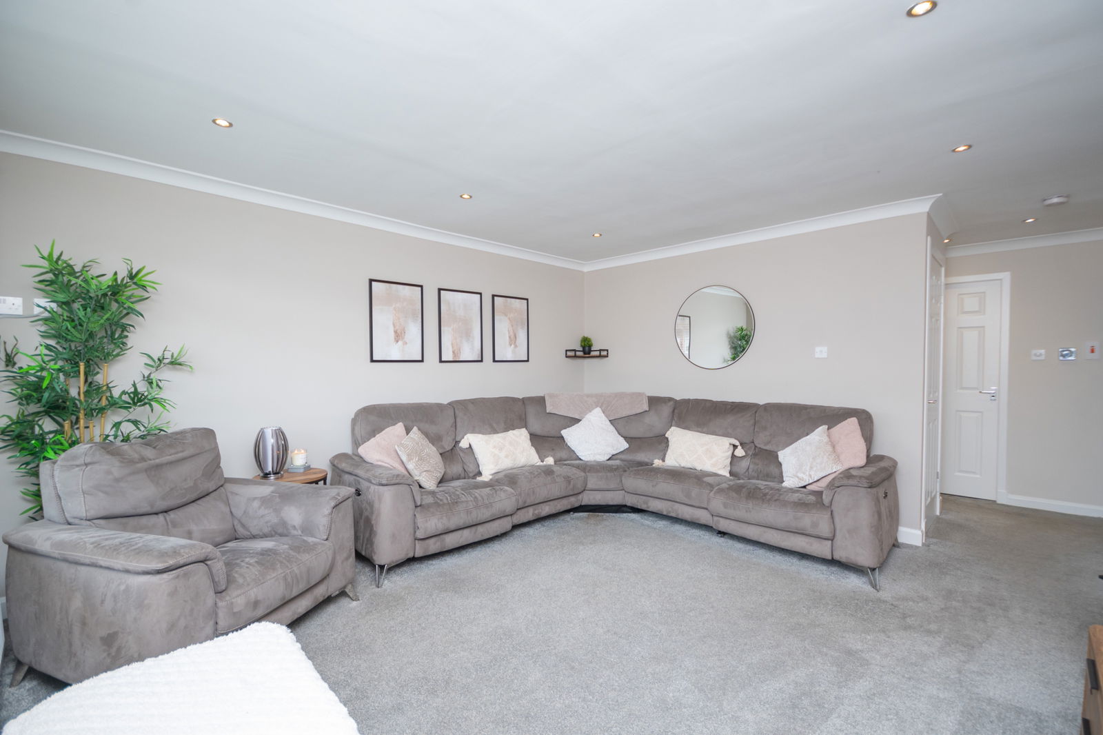 3 bed detached house for sale in Angus Crescent, Crieff, PH7 4LF  - Property Image 3