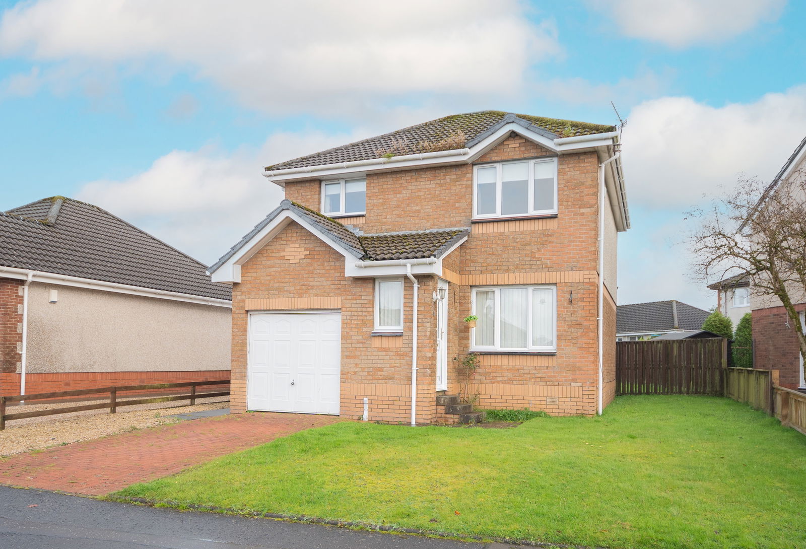 3 bed detached house for sale in Rowan Crescent, Shotts, ML7 5NJ - Property Image 1