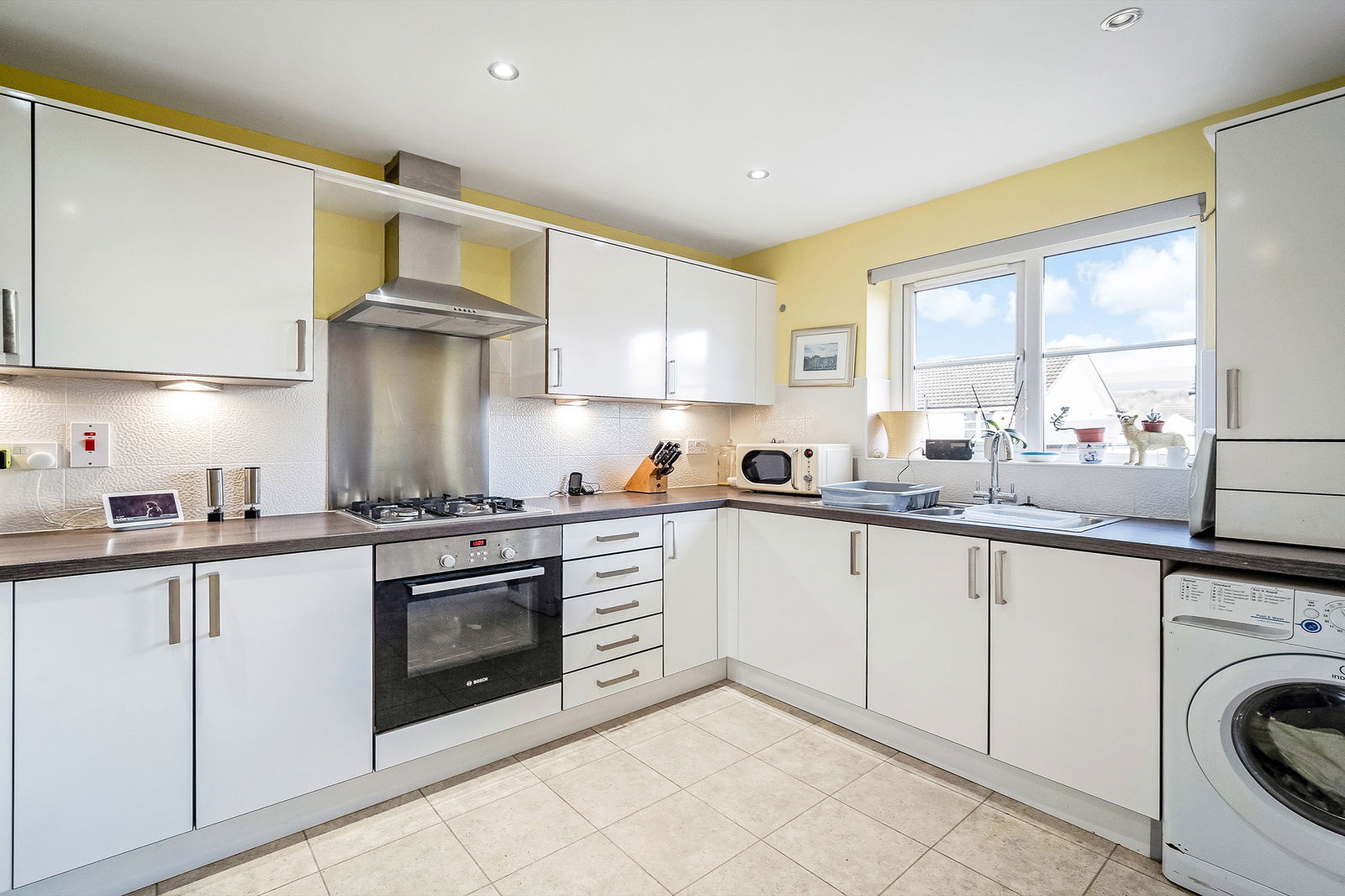 3 bed terraced house for sale in High Barrwood Road, Kilsyth, Glasgow, G65 0EE  - Property Image 6