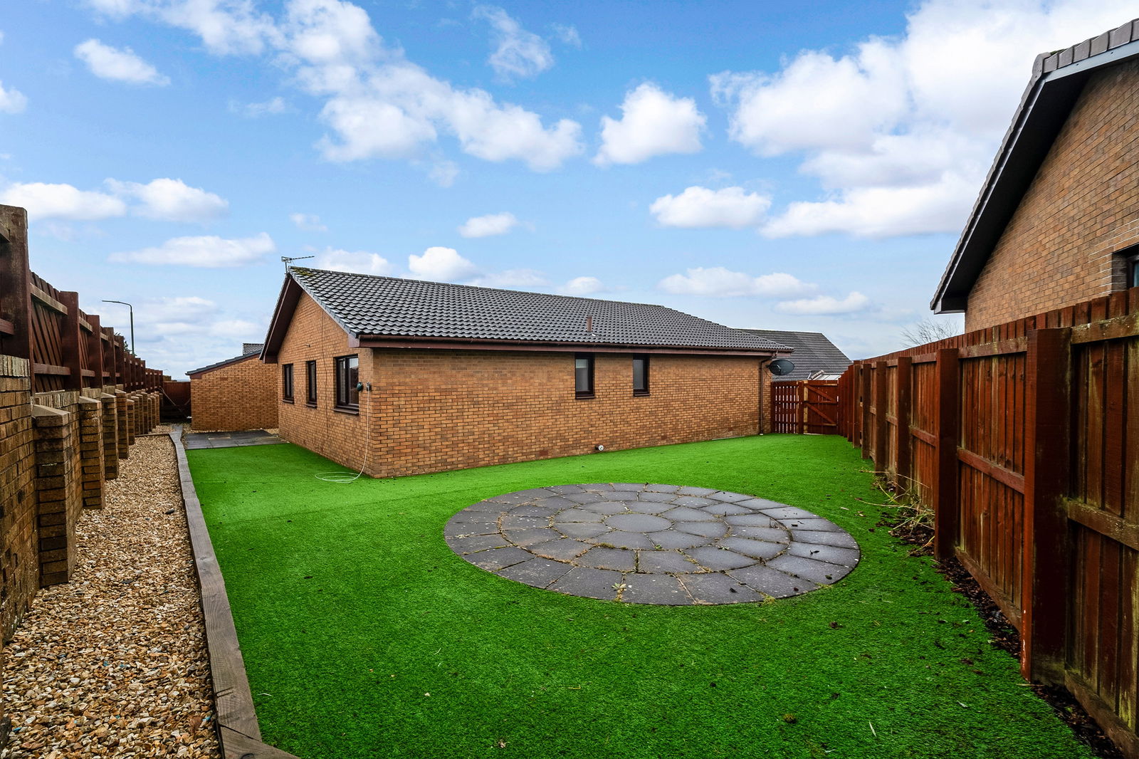 4 bed bungalow for sale in Fairways Avenue, Maddiston, Falkirk, FK2 0NY  - Property Image 24