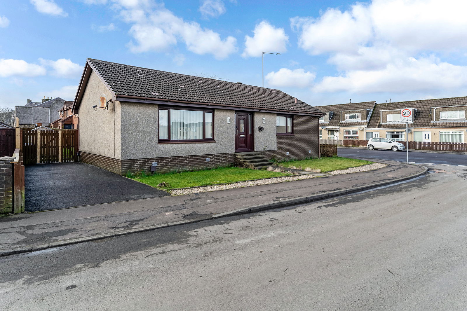 3 bed bungalow for sale in Grainger Street, Lochgelly, KY5 9DB