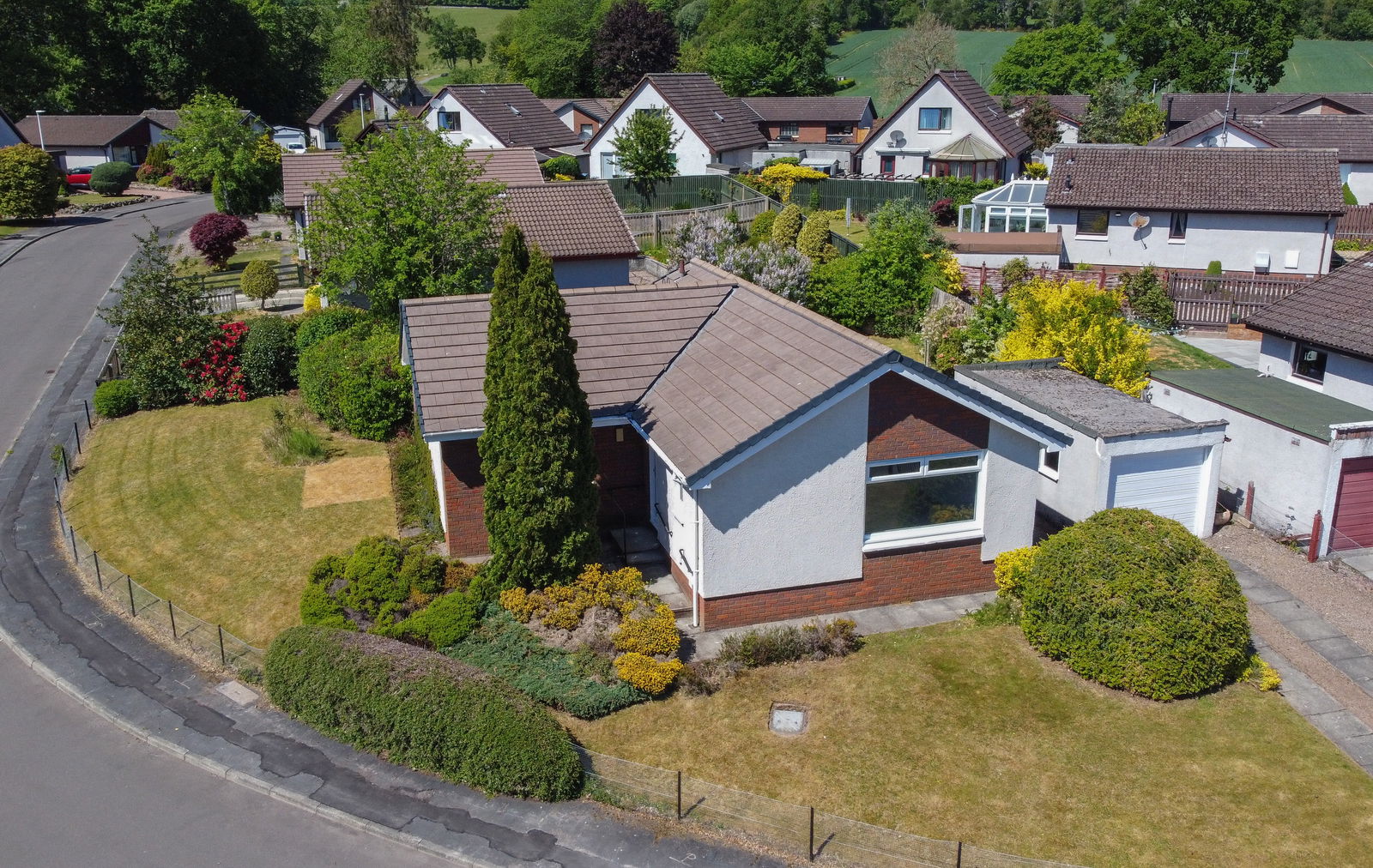3 bed bungalow for sale in Highland Crescent, Crieff, PH7 4LH  - Property Image 1