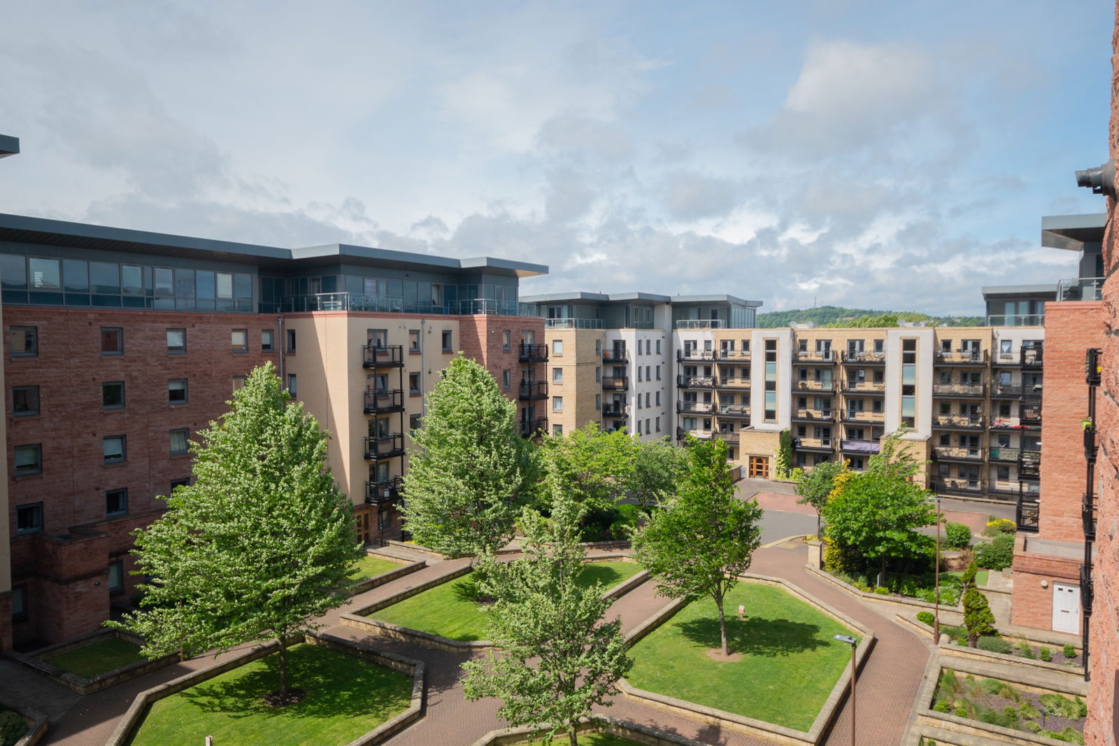 2 bed flat for sale in Slateford Gait, Edinburgh, EH11 1GW - Property Image 1