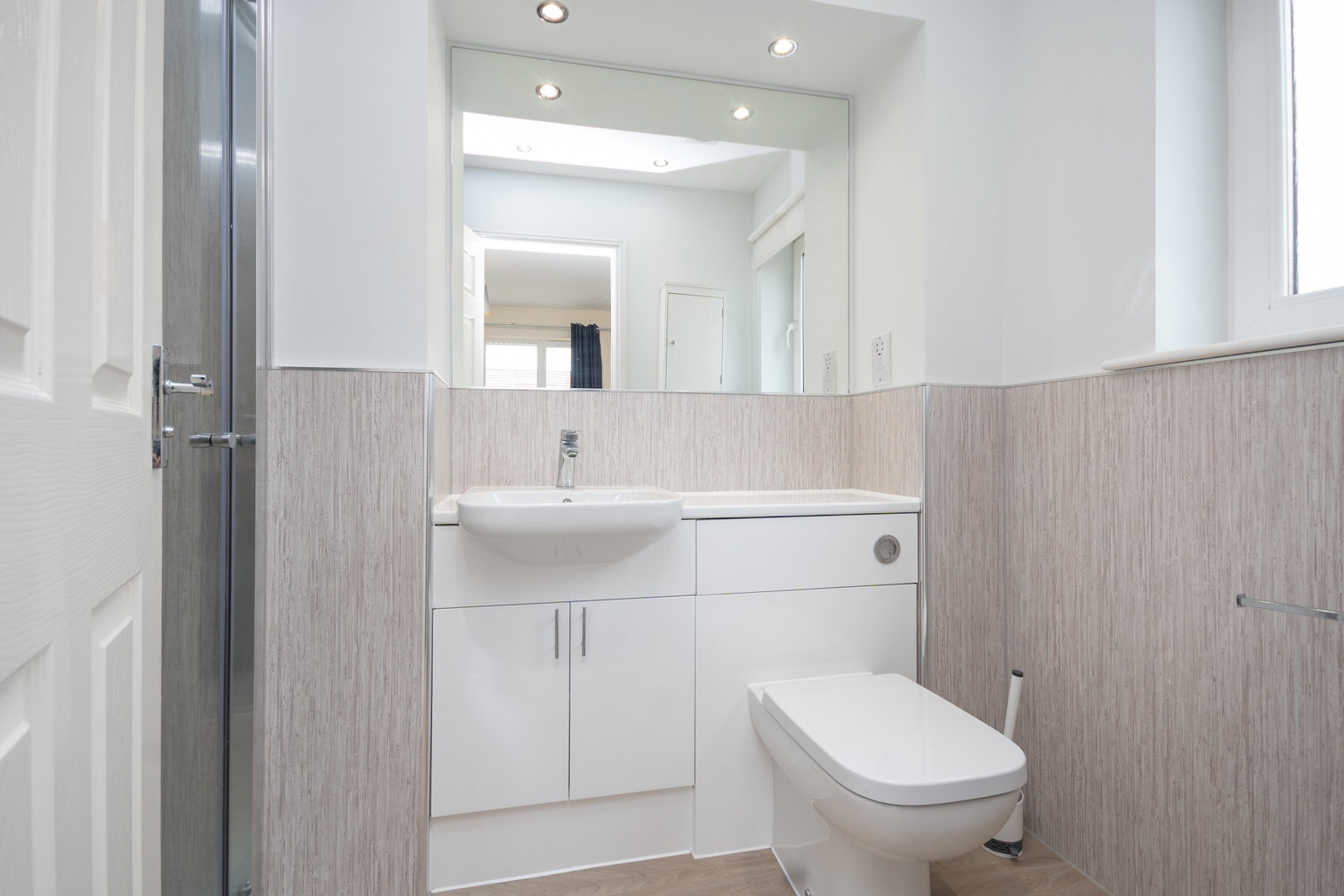 4 bed detached house for sale in Helen Gardens, Greenock, PA15 2WD  - Property Image 15