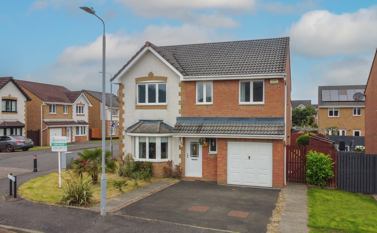 4 bed detached house for sale in Helen Gardens, Greenock, PA15 2WD - Property Image 1