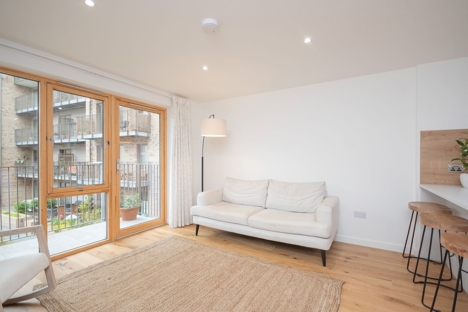 2 bed flat for sale in Hughes Close, Canonmills, EH7 4GN  - Property Image 8