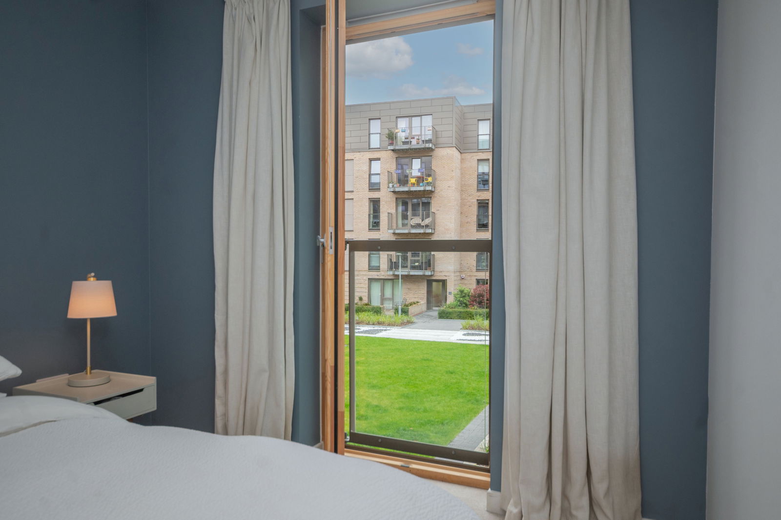 2 bed flat for sale in Hughes Close, Canonmills, EH7 4GN  - Property Image 16