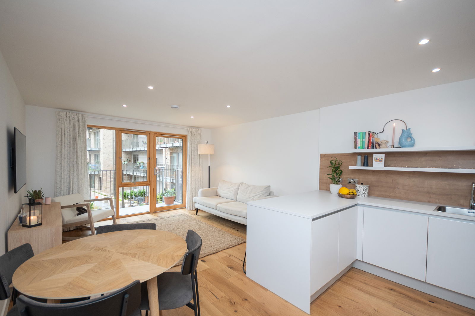 2 bed flat for sale in Hughes Close, Canonmills, EH7 4GN  - Property Image 7