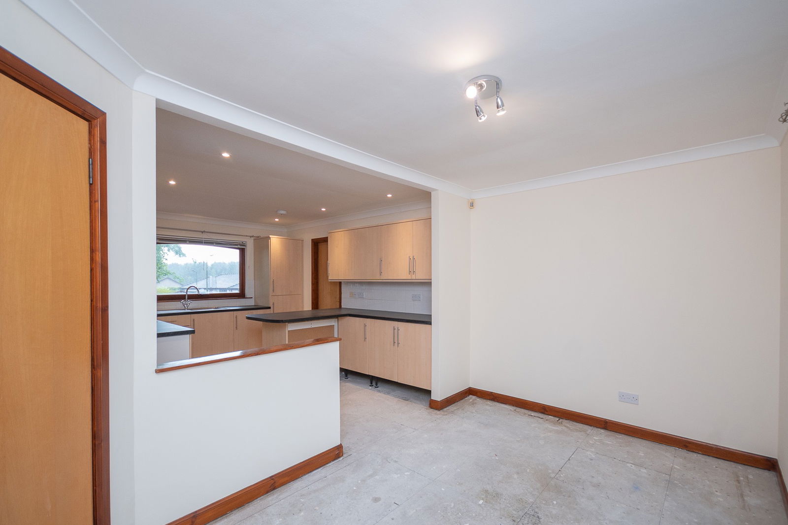 3 bed bungalow for sale in Willow Park, Fauldhouse, Bathgate, EH47 9HN  - Property Image 11