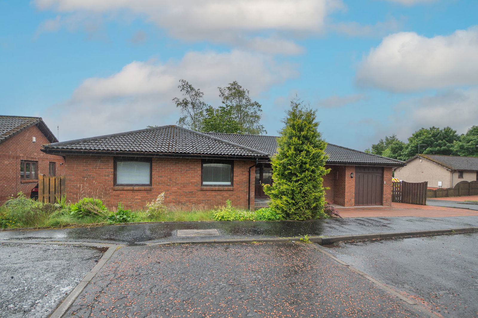 3 bed bungalow for sale in Willow Park, Fauldhouse, Bathgate, EH47 9HN