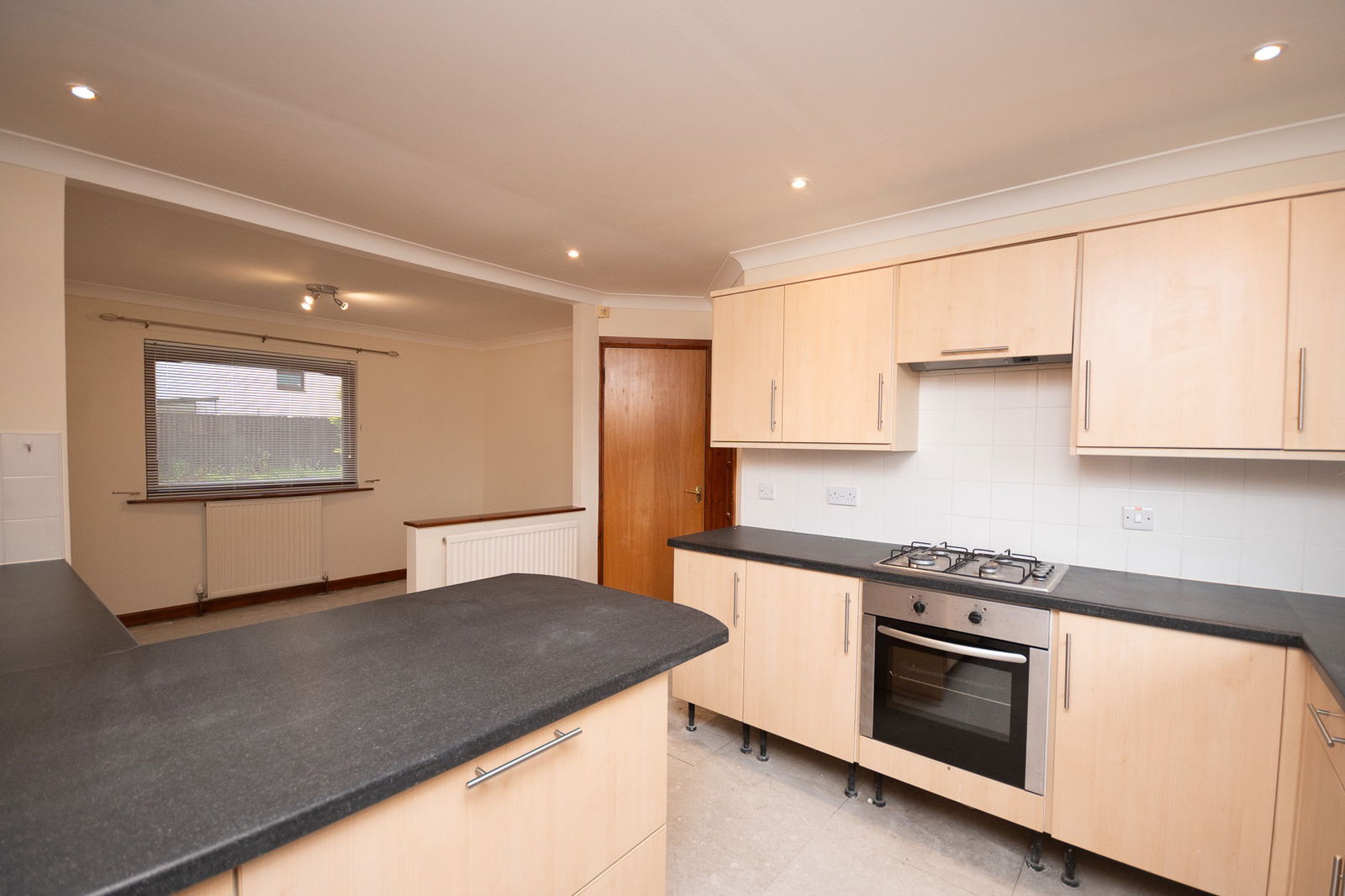 3 bed bungalow for sale in Willow Park, Fauldhouse, Bathgate, EH47 9HN  - Property Image 9