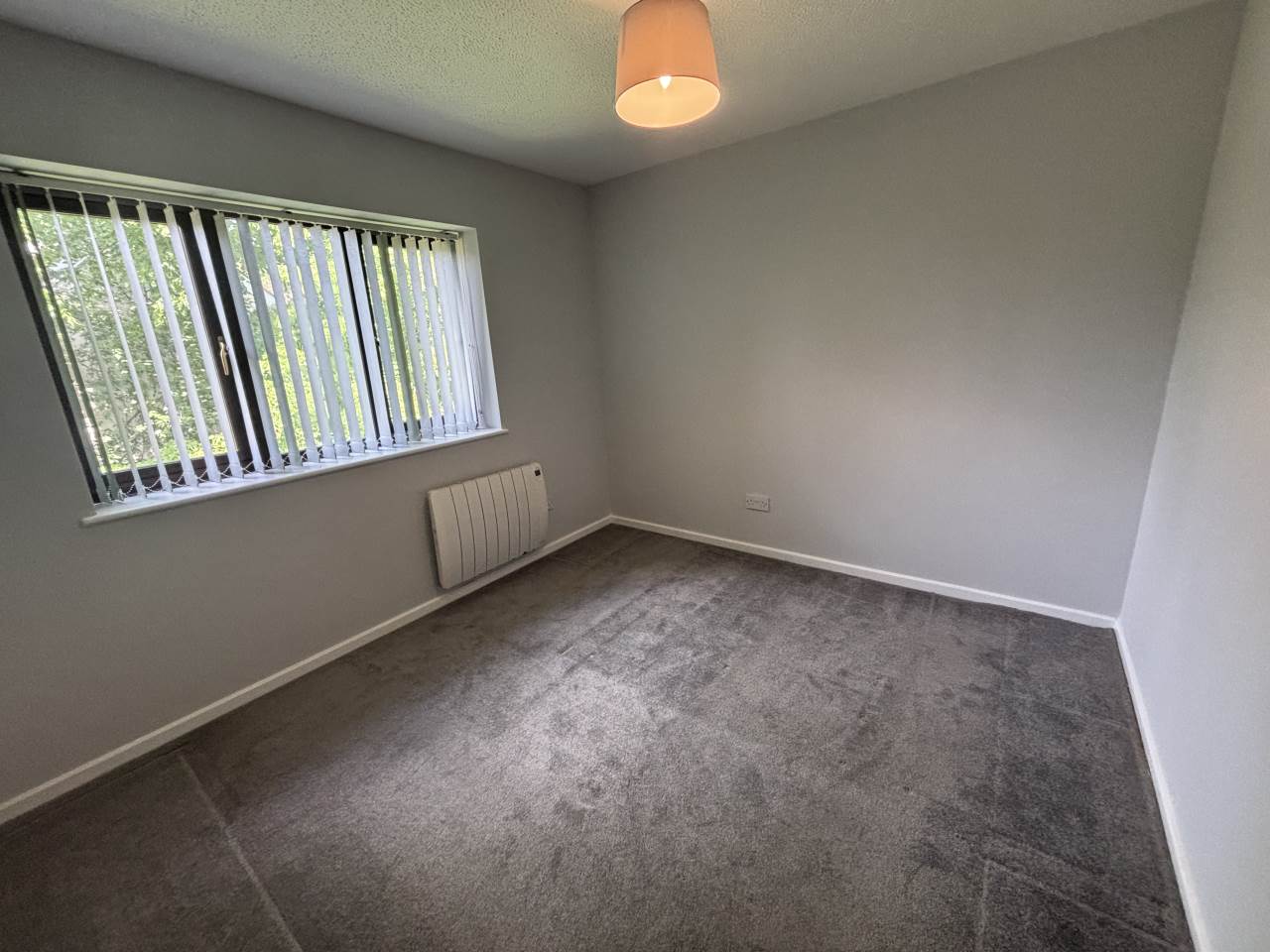 2 bed flat to rent in Knights Close, Erdington, B23 5