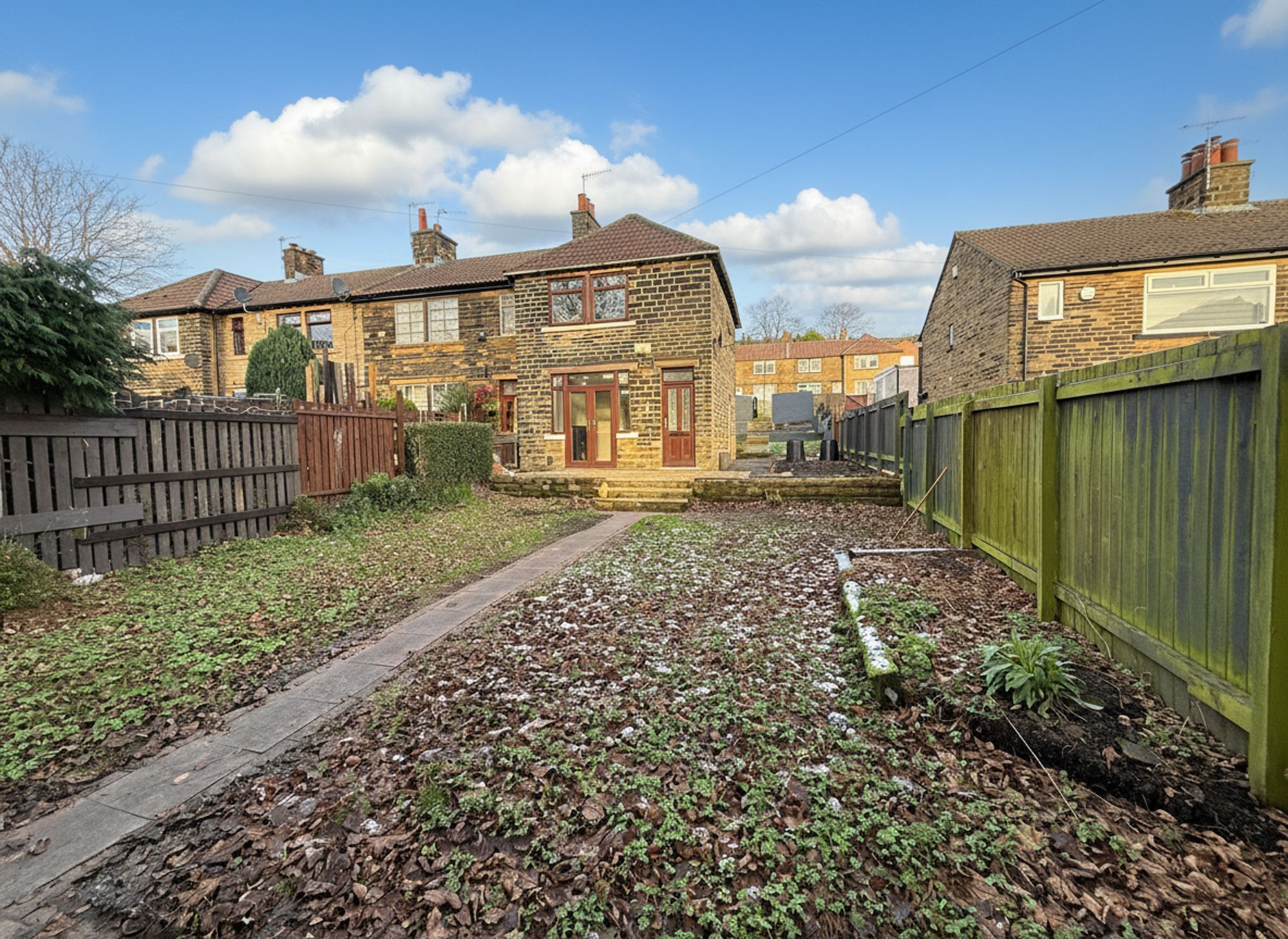 2 bed end of terrace house for sale in Woodlands Mount, Halifax, HX3 