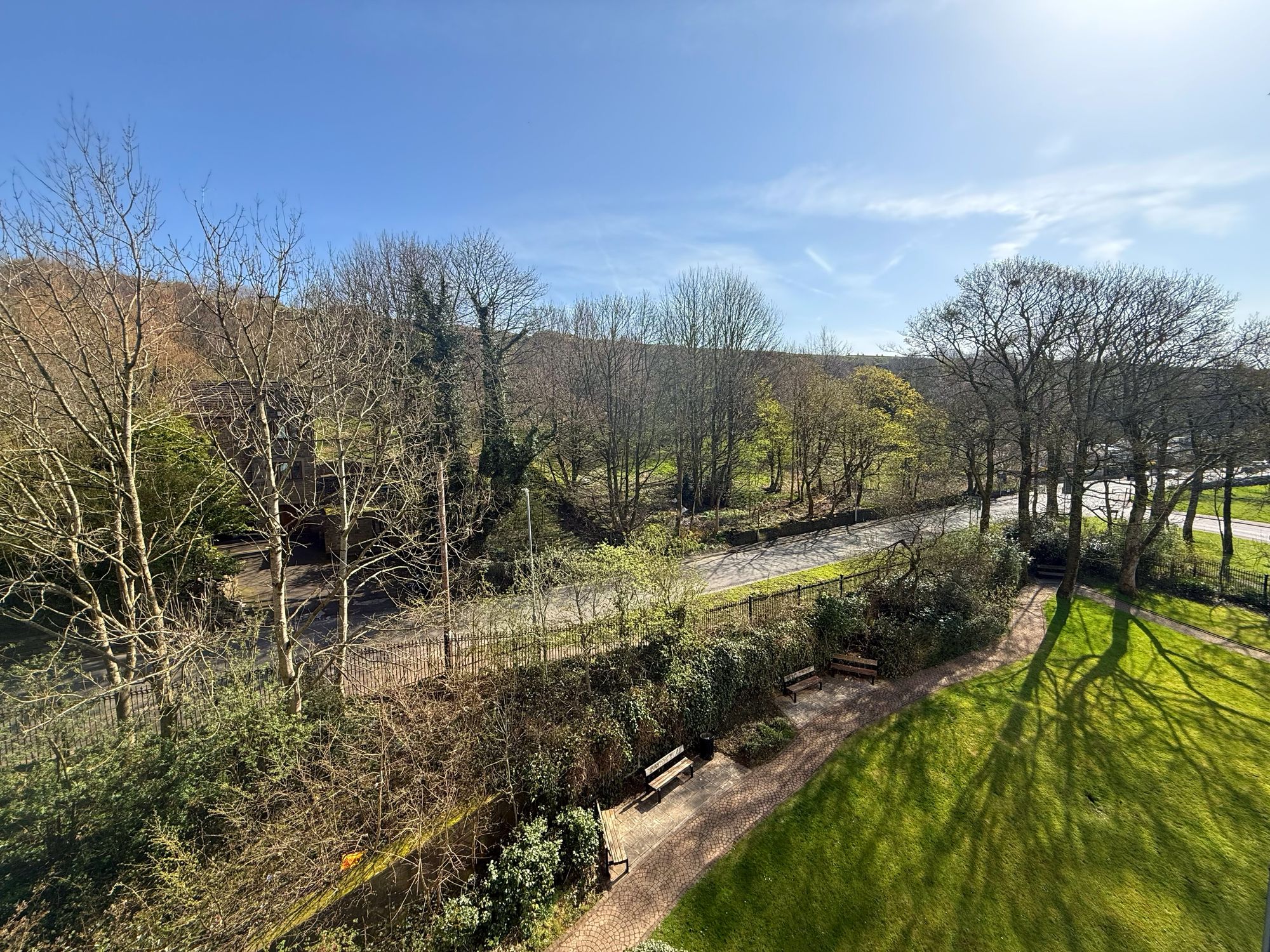 2 bed flat to rent in Wheatley Court, Halifax 3