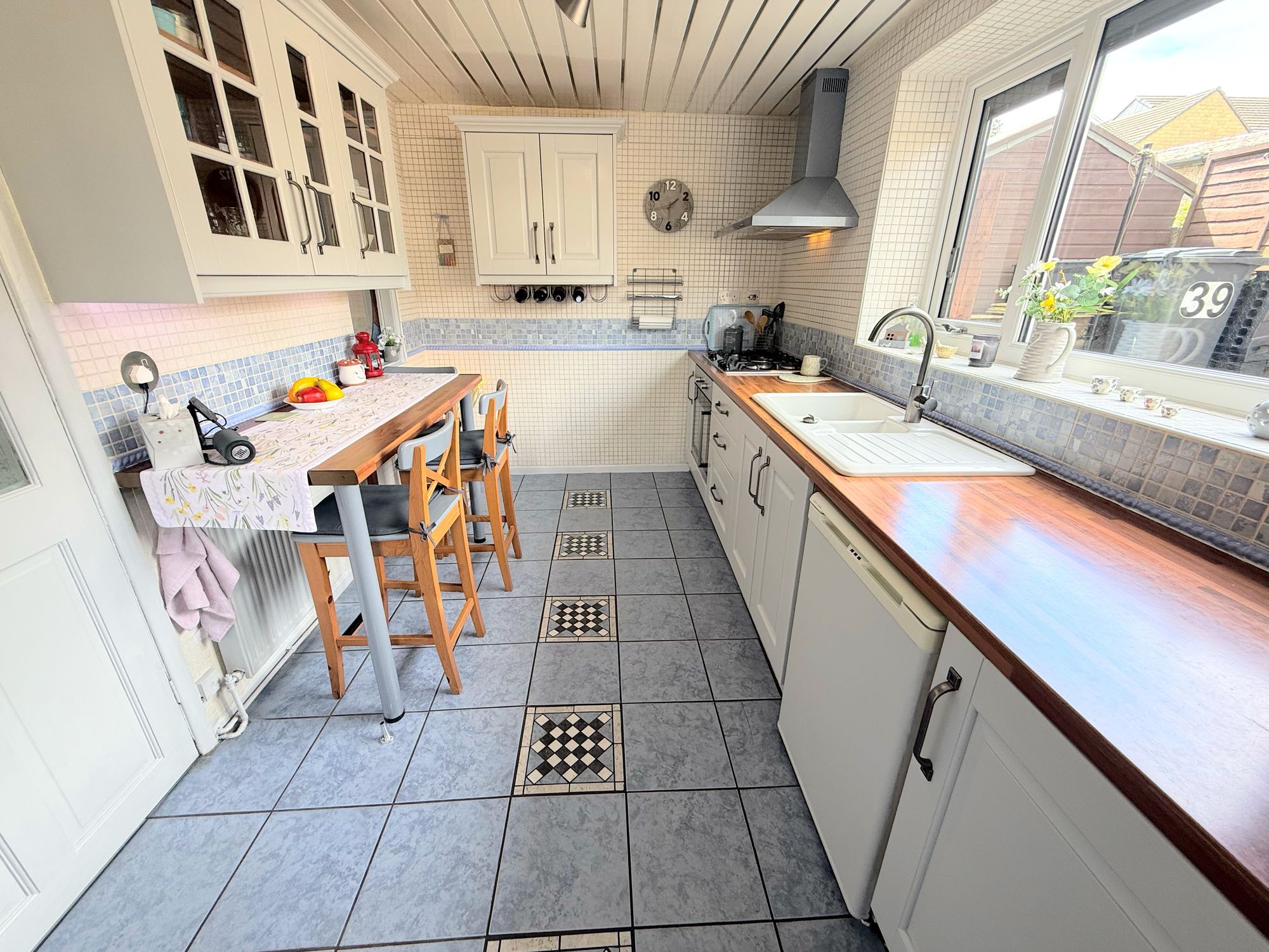 4 bed end of terrace house for sale in Moor Bottom Road, Halifax  - Property Image 12