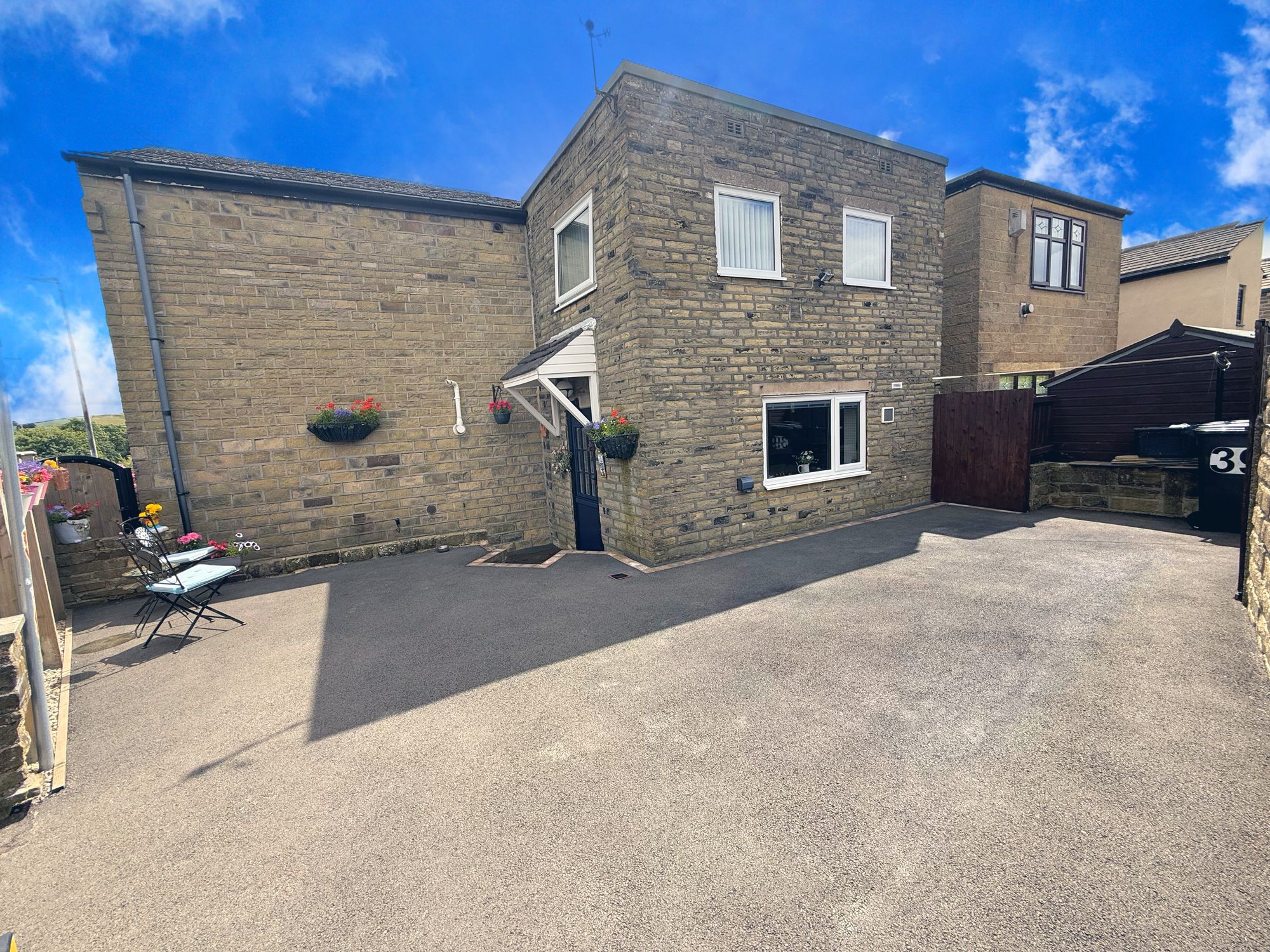 4 bed end of terrace house for sale in Moor Bottom Road, Halifax 28