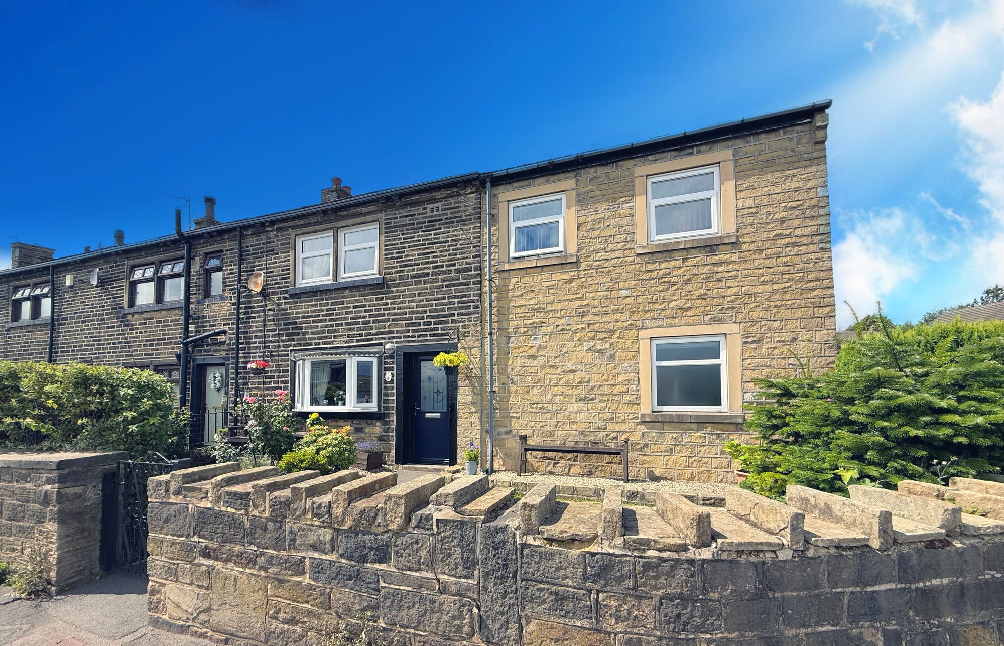 4 bed end of terrace house for sale in Moor Bottom Road, Halifax, HX2 