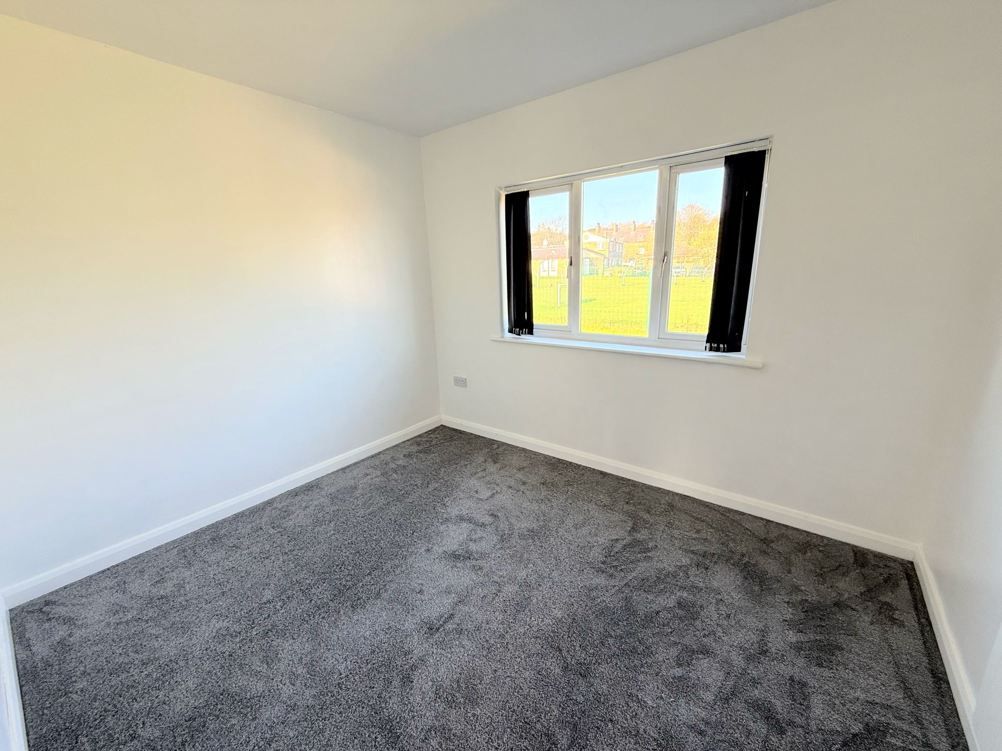2 bed flat to rent in Mount Terrace, Halifax 3