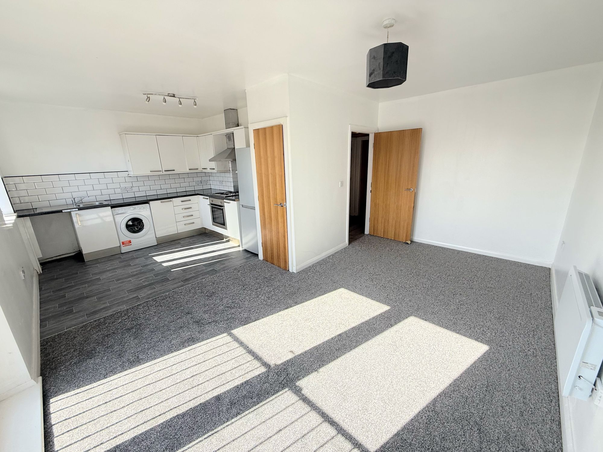 2 bed flat to rent in Mount Terrace, Halifax 7