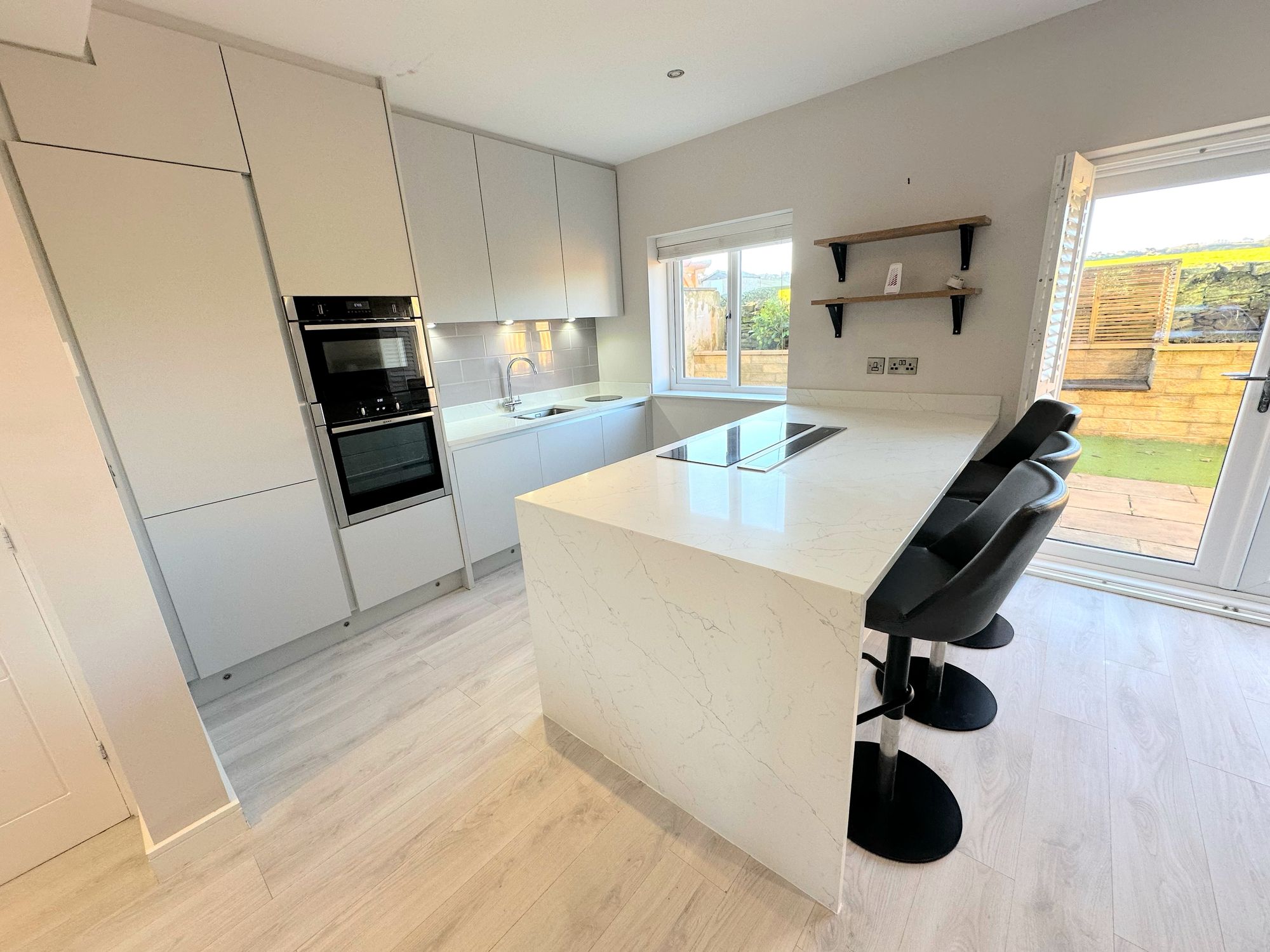 4 bed semi-detached house to rent in Broomfield, Bradford 10