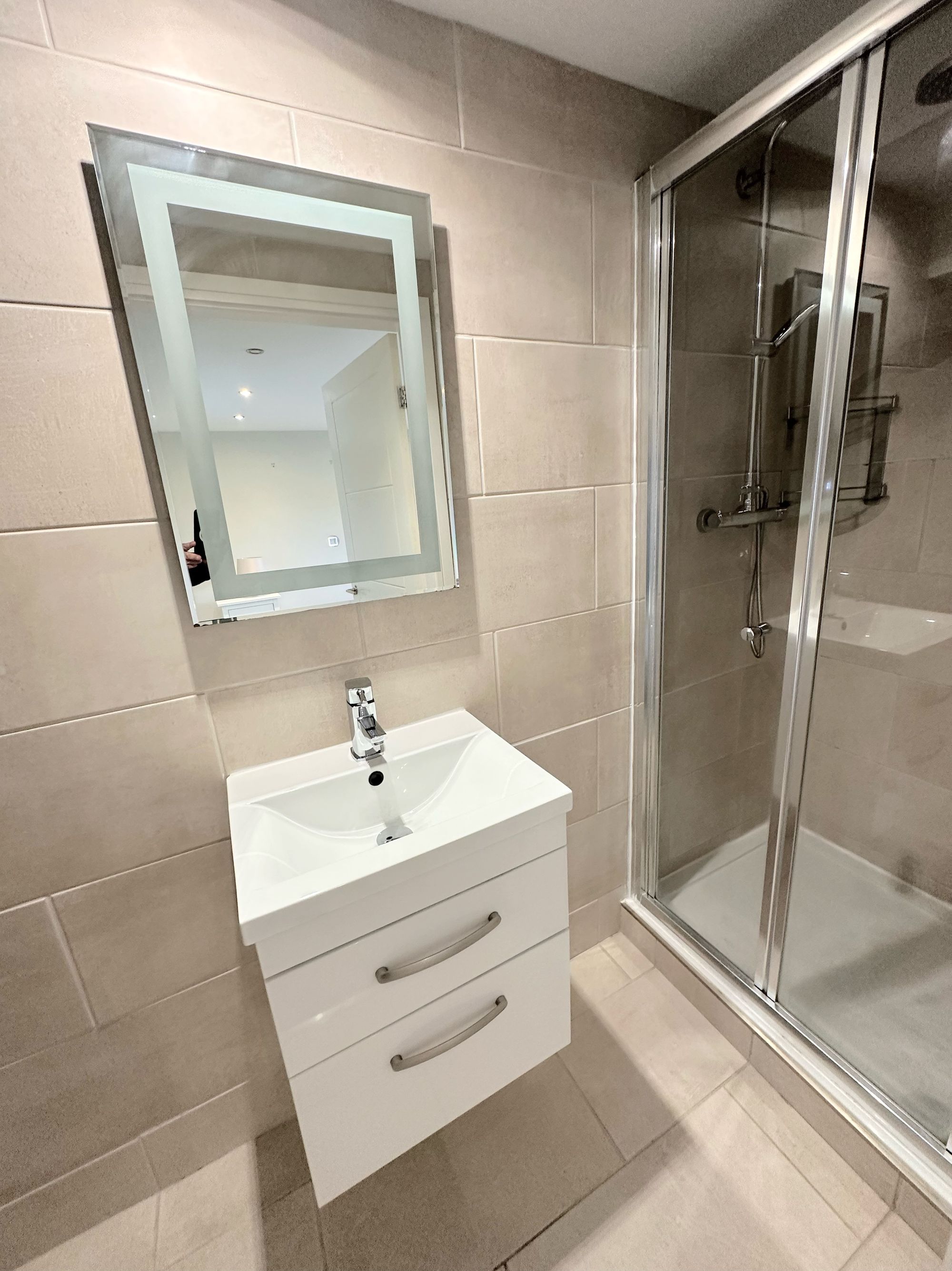 4 bed semi-detached house to rent in Broomfield, Bradford 26