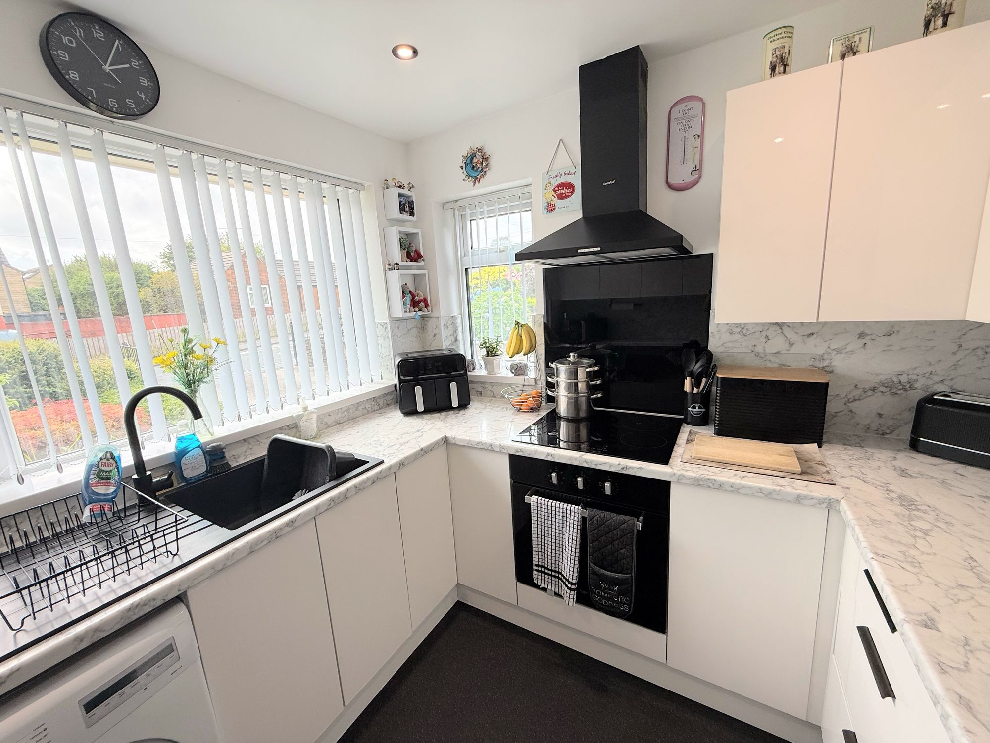 2 bed semi-detached bungalow for sale in Tewit Lane, Halifax 10