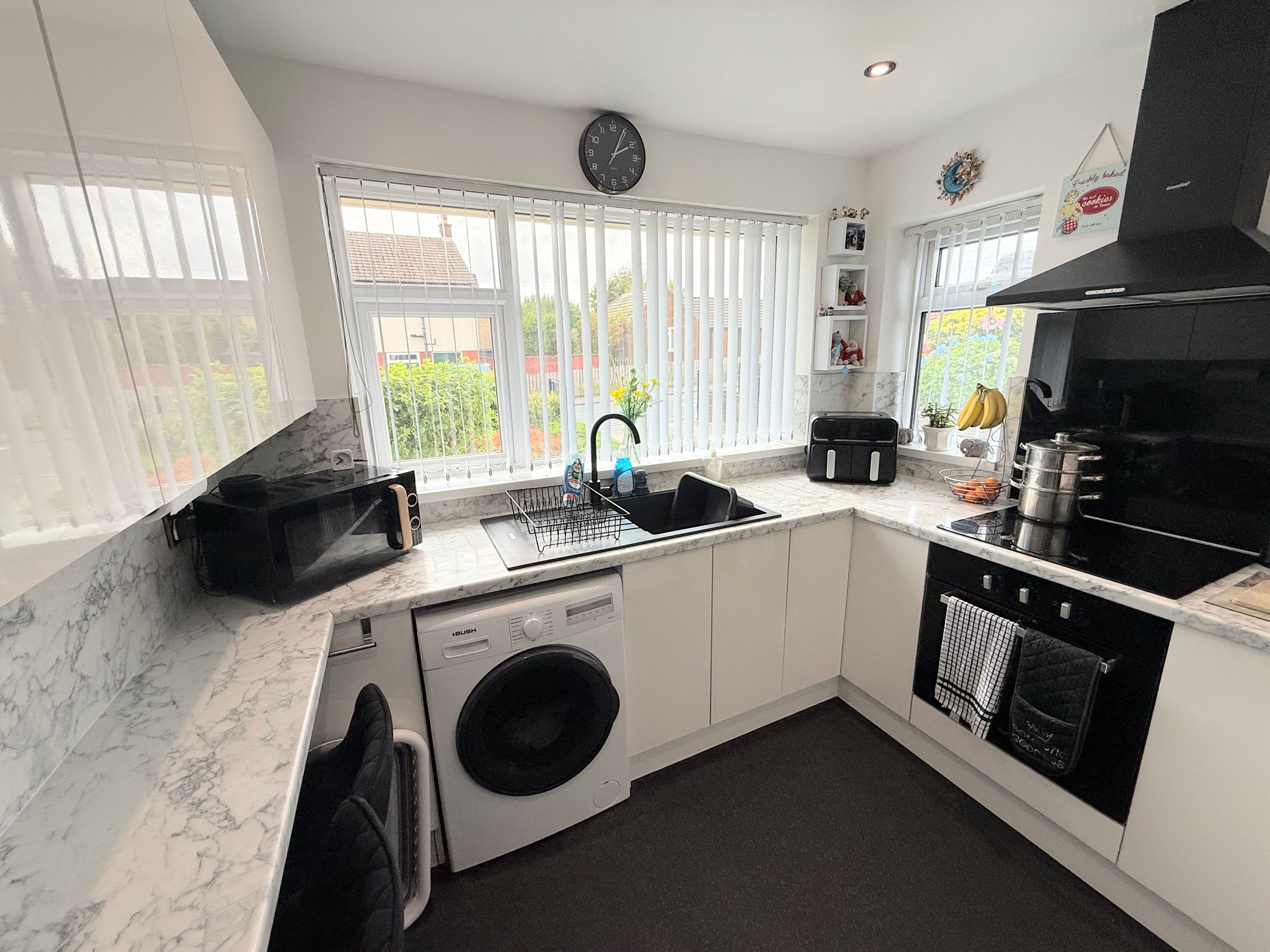 2 bed semi-detached bungalow for sale in Tewit Lane, Halifax 2