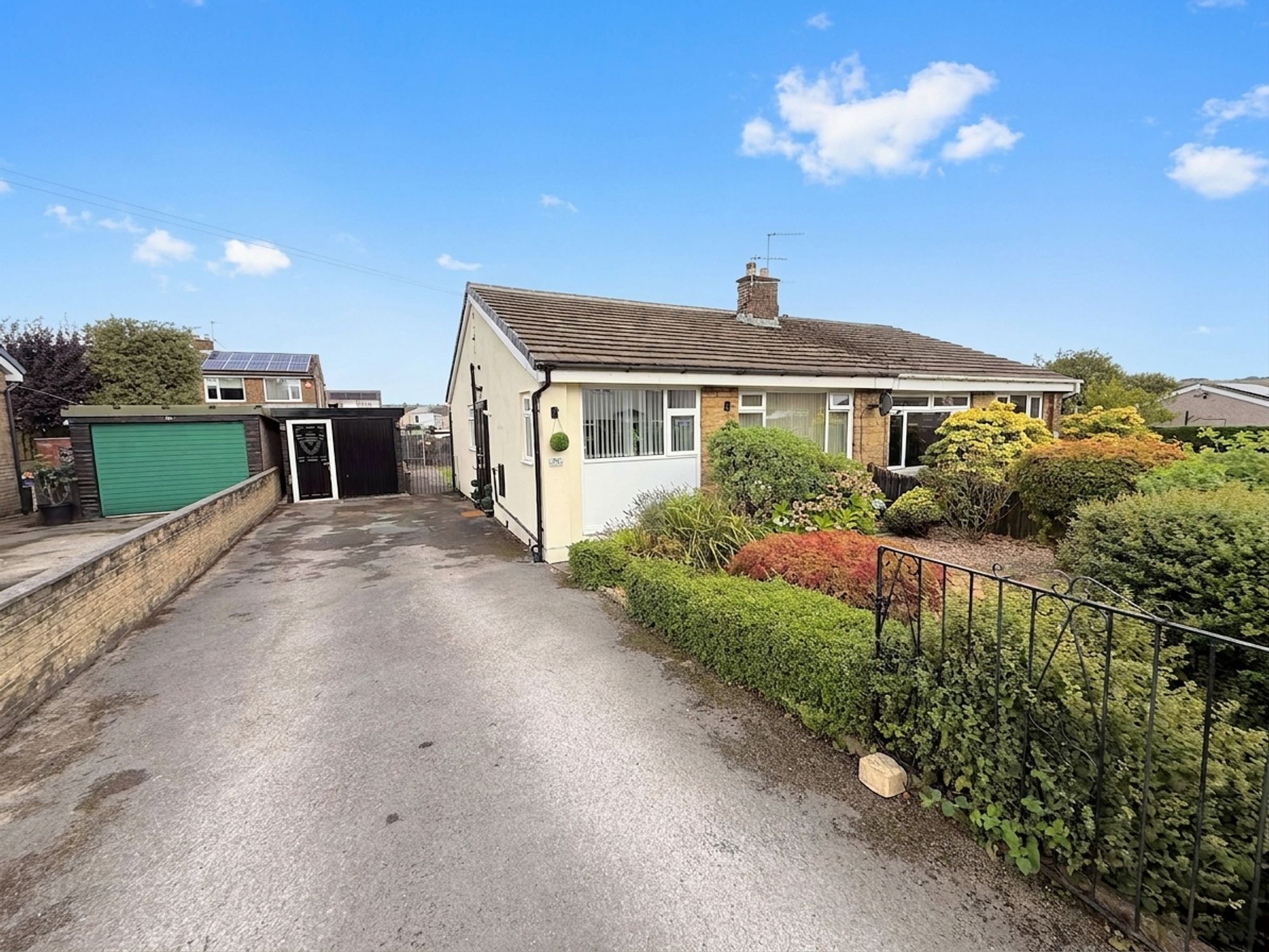 2 bed semi-detached bungalow for sale in Tewit Lane, Halifax - Property Image 1