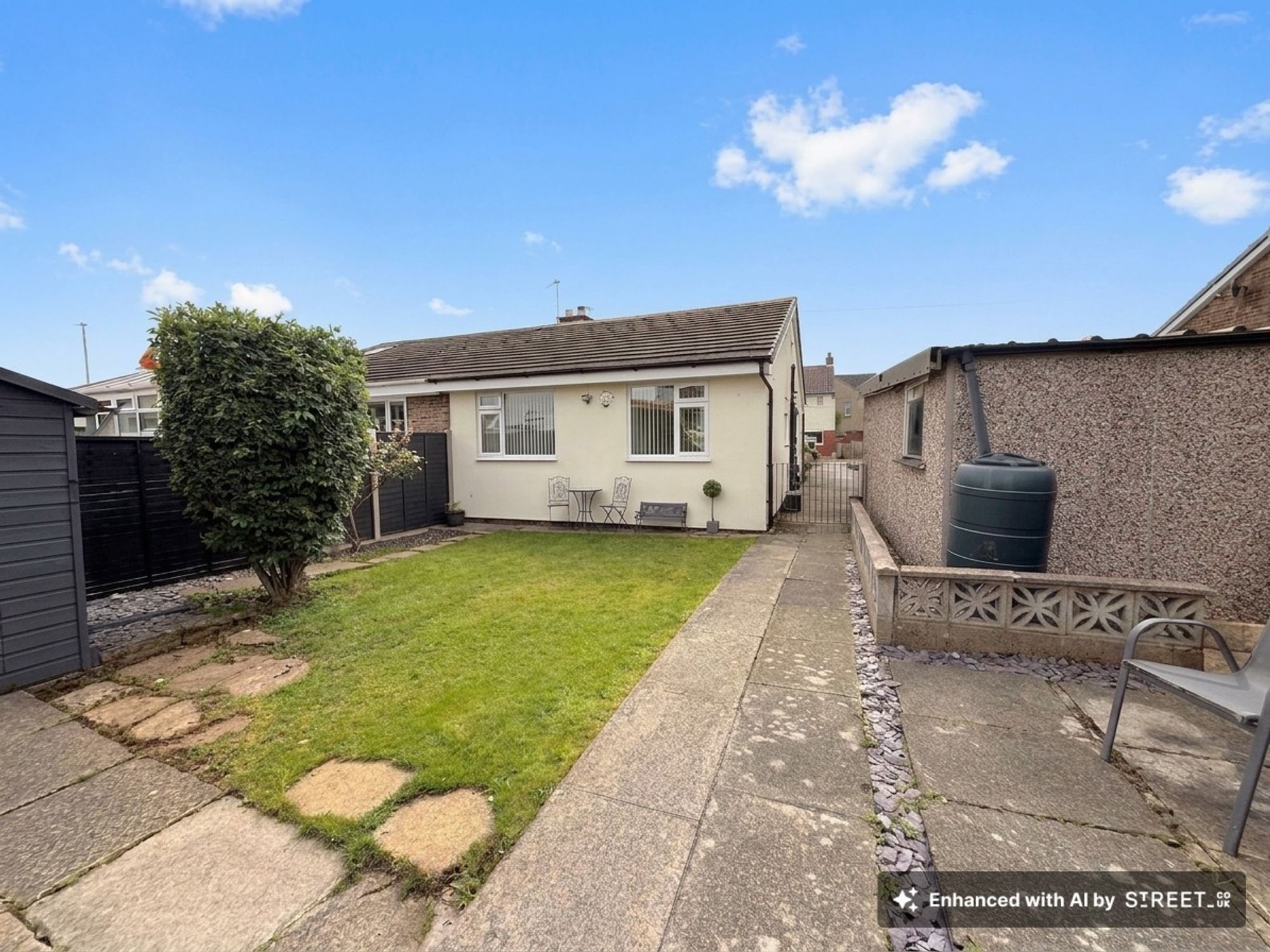 2 bed semi-detached bungalow for sale in Tewit Lane, Halifax 18