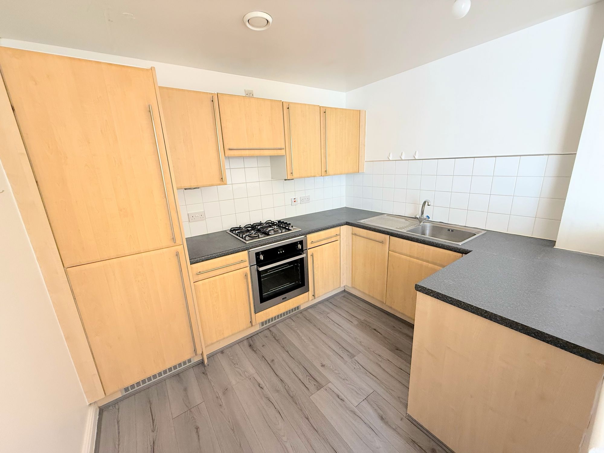 2 bed flat to rent in Charlotte Close, Halifax 8