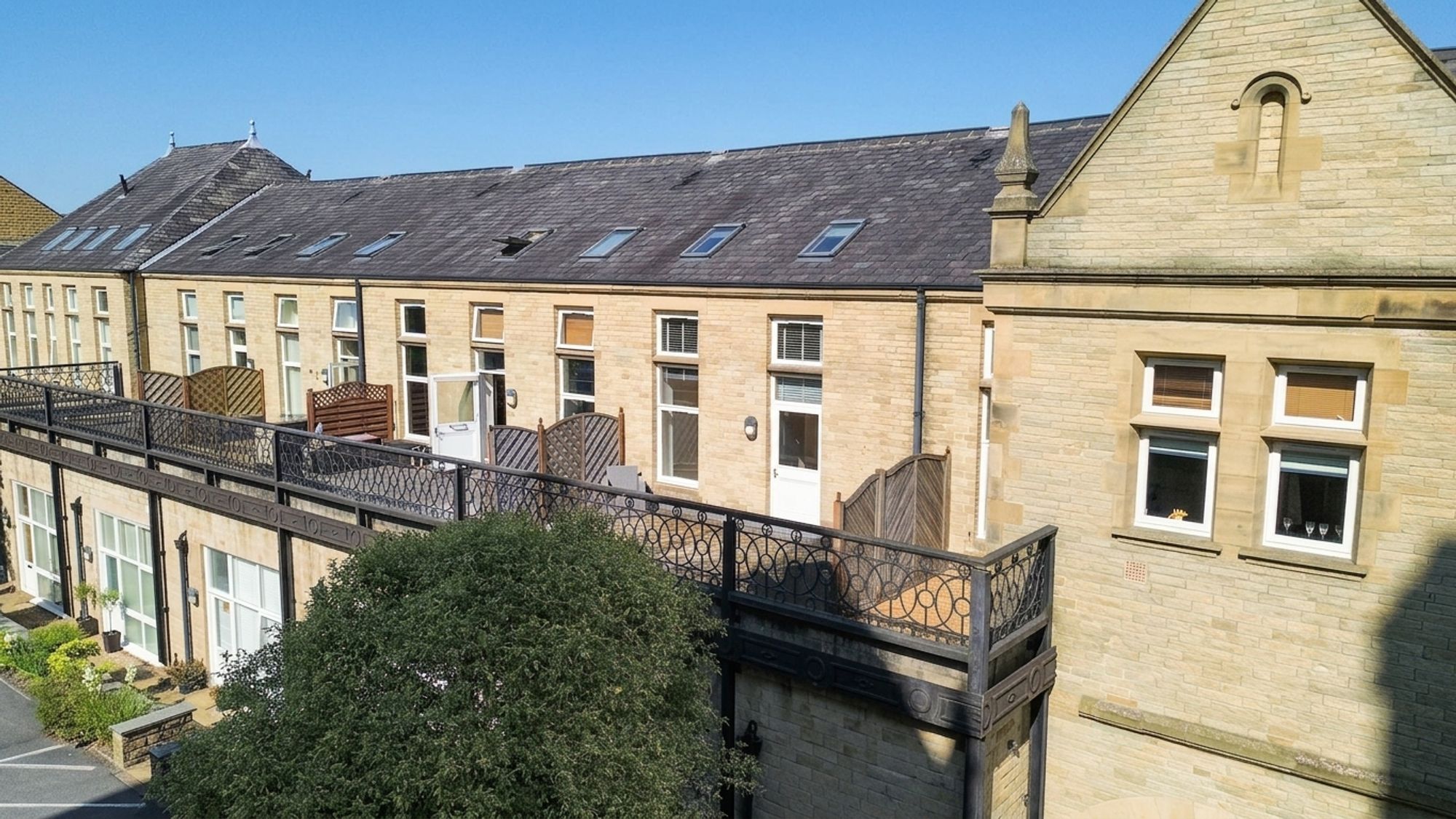 2 bed flat to rent in Charlotte Close, Halifax  - Property Image 1